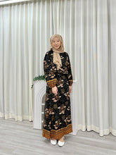 Load image into Gallery viewer, Batik Girl Skirt Set
