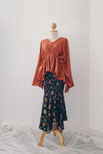Load image into Gallery viewer, Mermaid Pleated Batik Skirt - Suhaila
