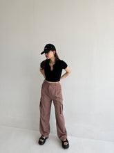 Load image into Gallery viewer, Buttom Linen Cargo Pants
