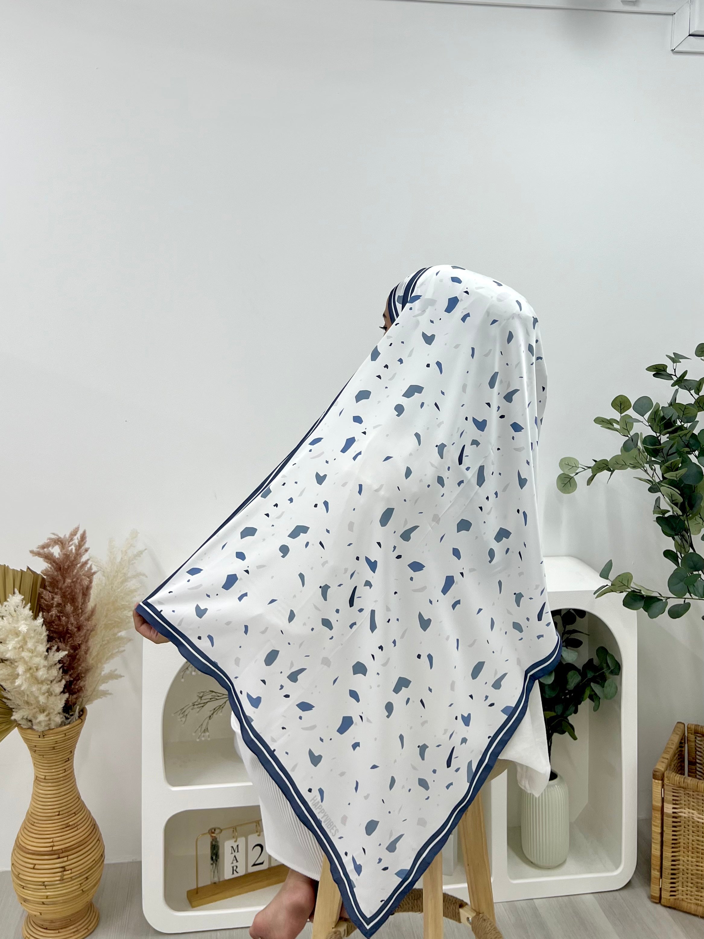 Long Satin Shawl Terrazzo