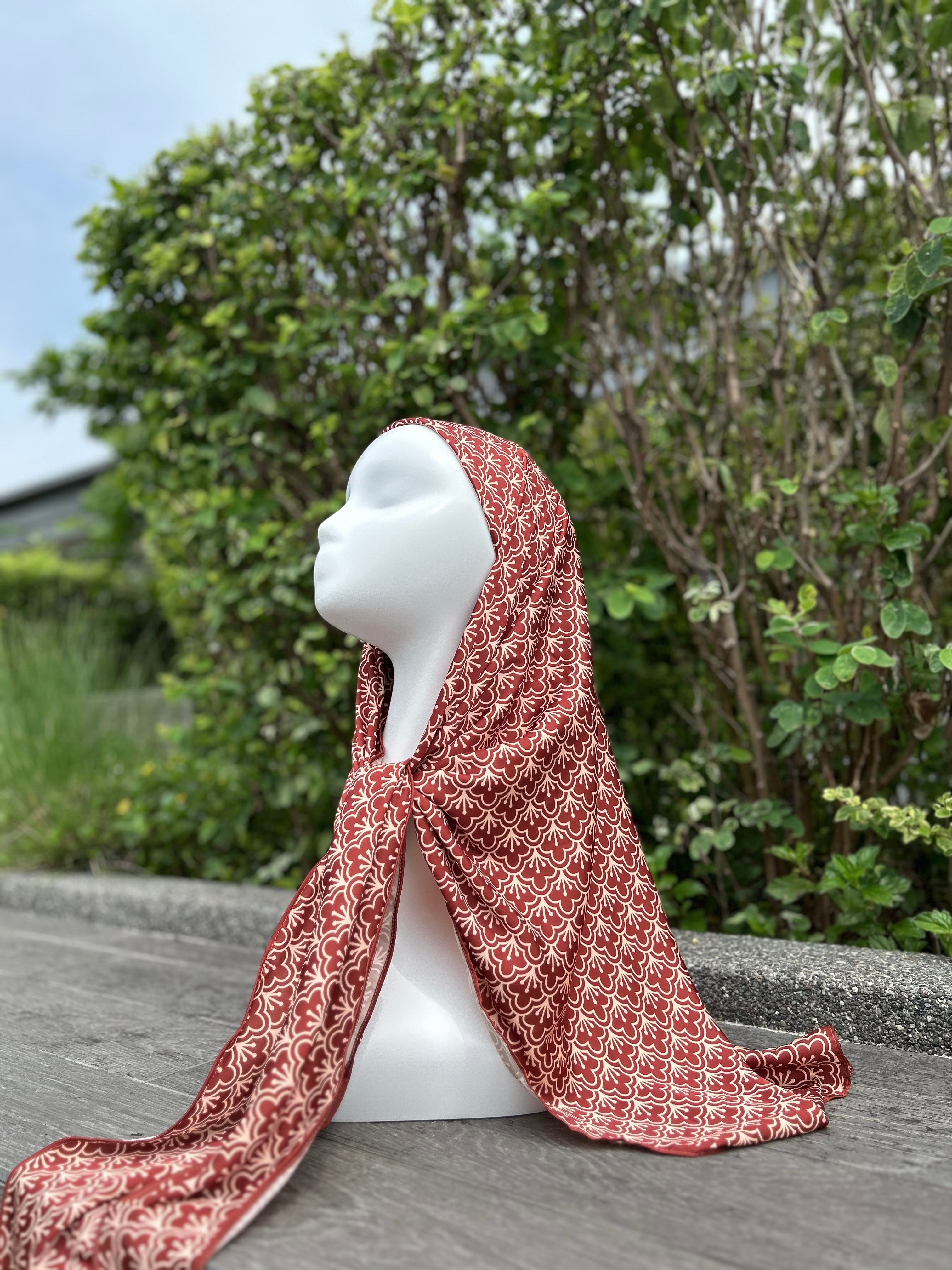 Triangle Satin Shawl - Arabica Scallop 2.0