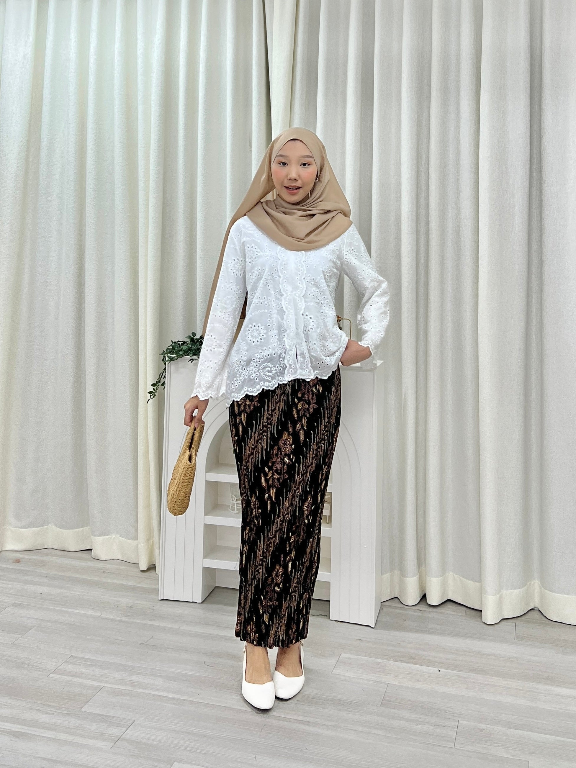 Zara Kebaya Eyelet Top