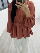 Load image into Gallery viewer, Polyester Ruched Ruffle Top
