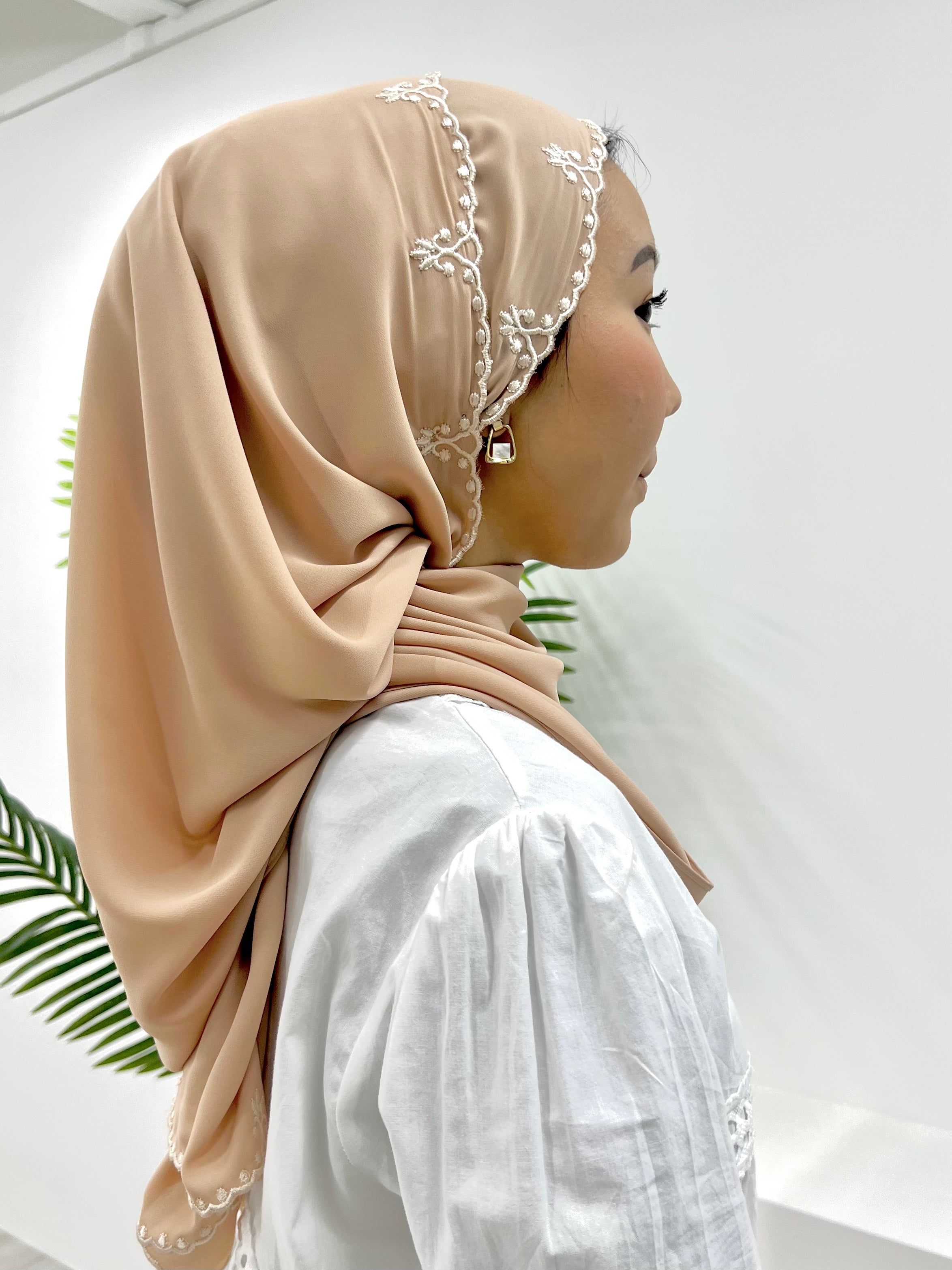 Sulam Embroidered Shawl - Crown