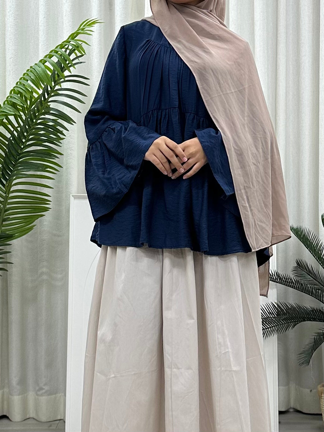 Swan Bell Wing Top HV Label