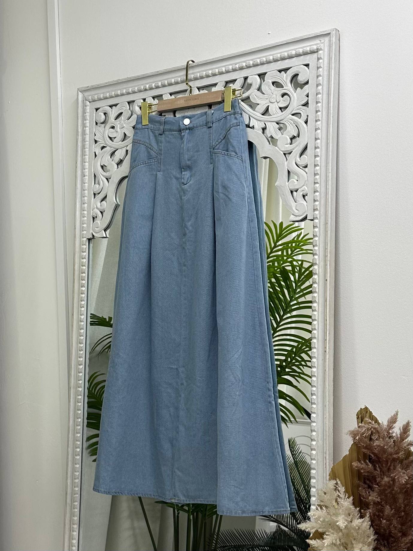 Wiya Flared Denim Skirt with Pockets