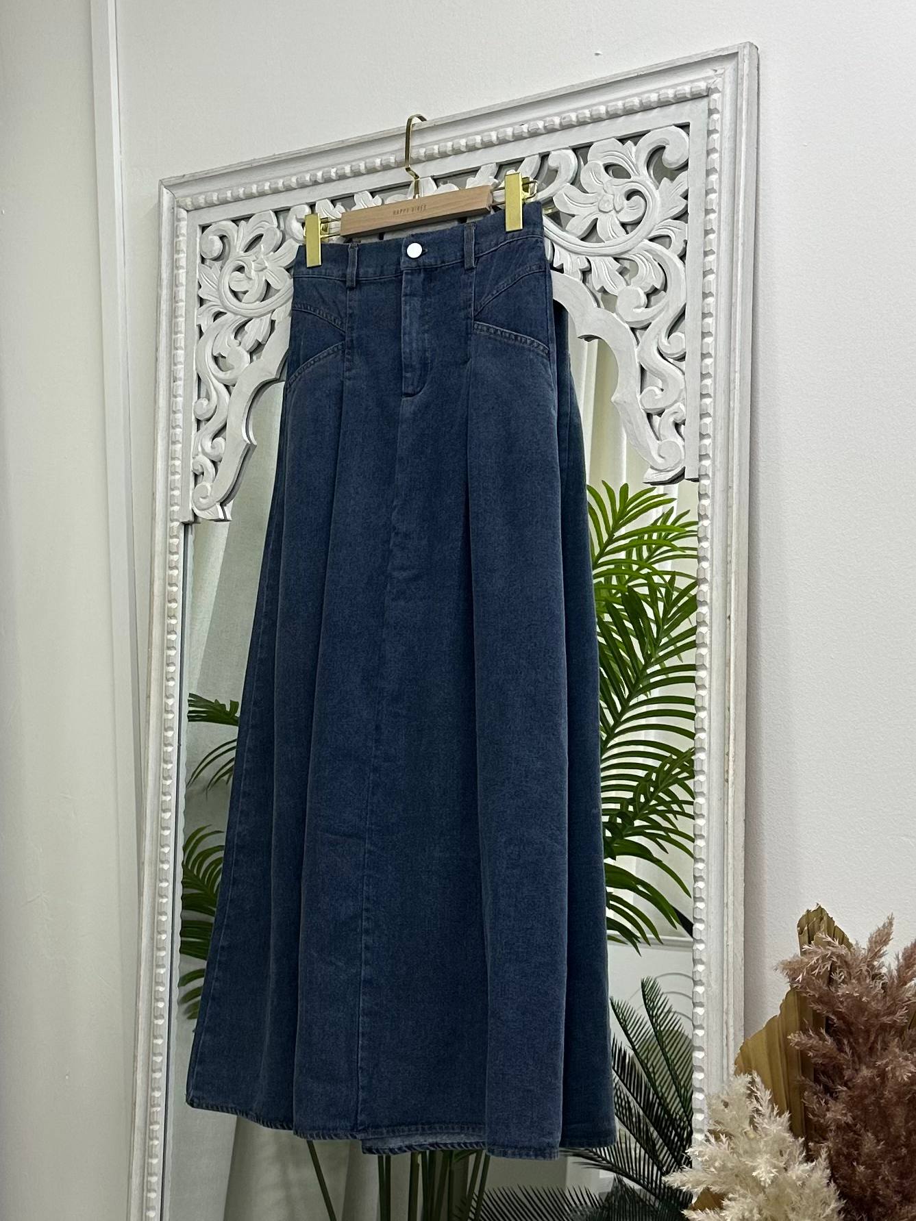 Wiya Flared Denim Skirt with Pockets