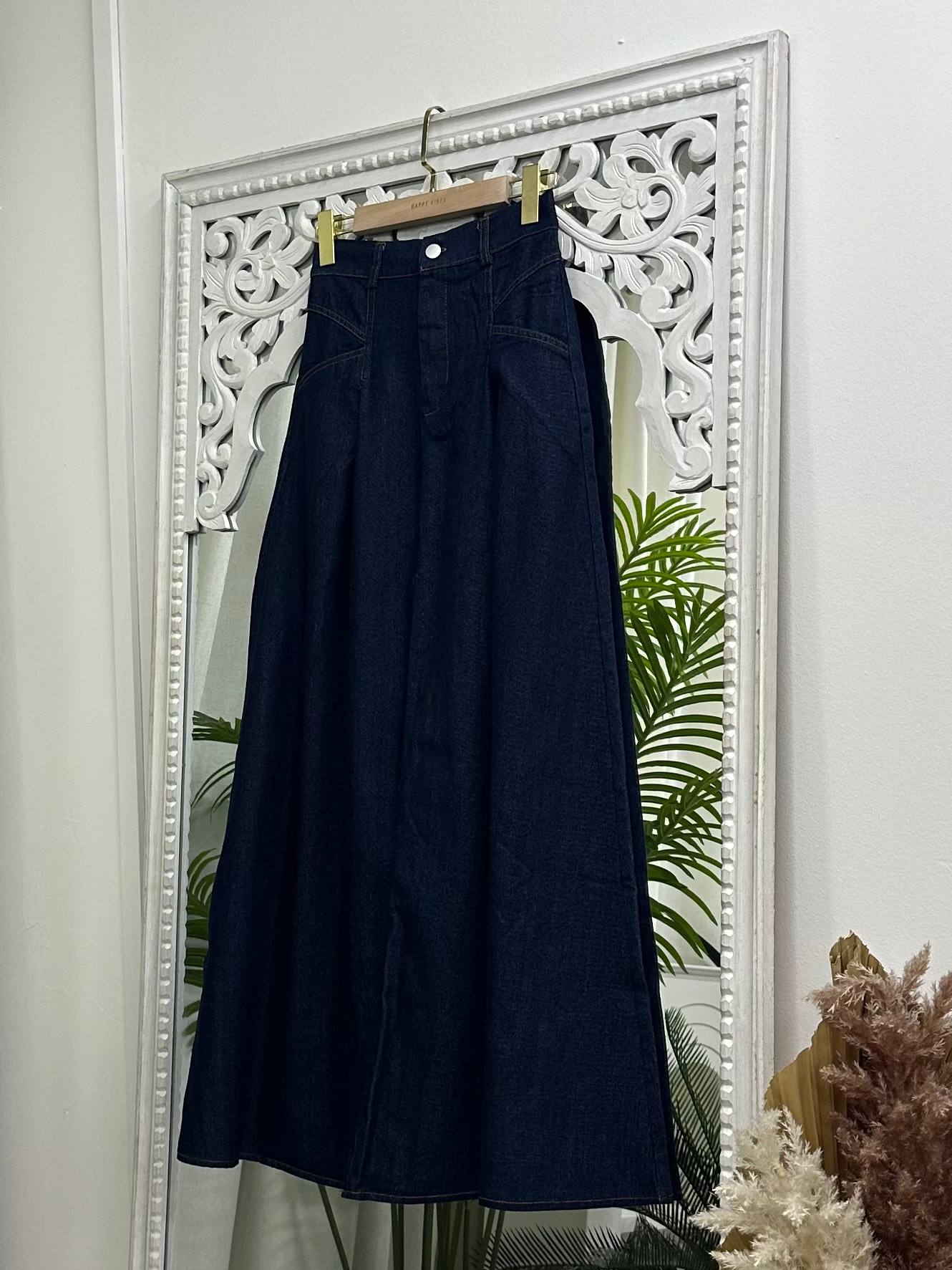 Wiya Flared Denim Skirt with Pockets