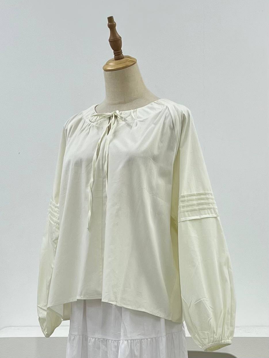 Coquette Pleated Basic Blouse