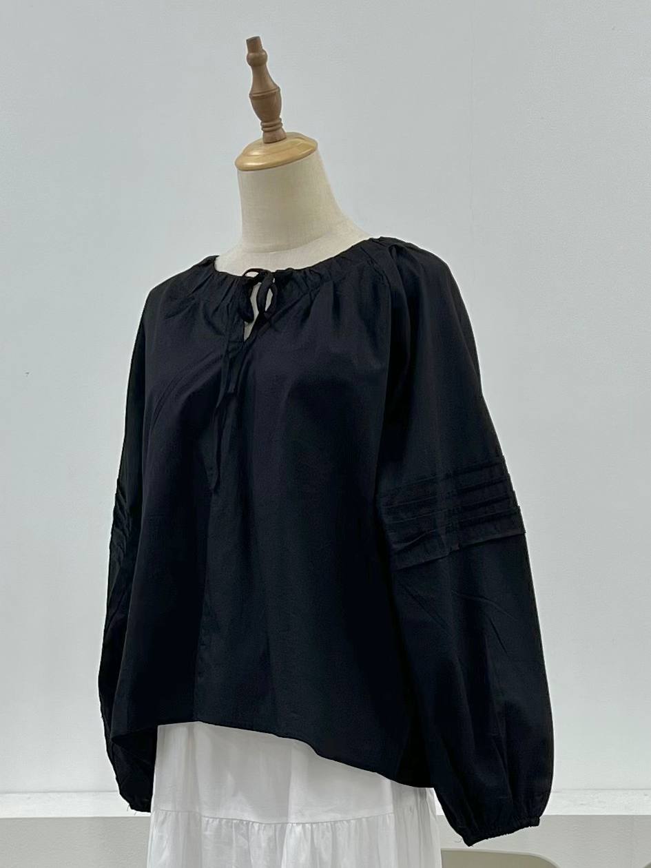Coquette Pleated Basic Blouse