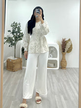 Load image into Gallery viewer, Multicolour Floral Top Baby Breath
