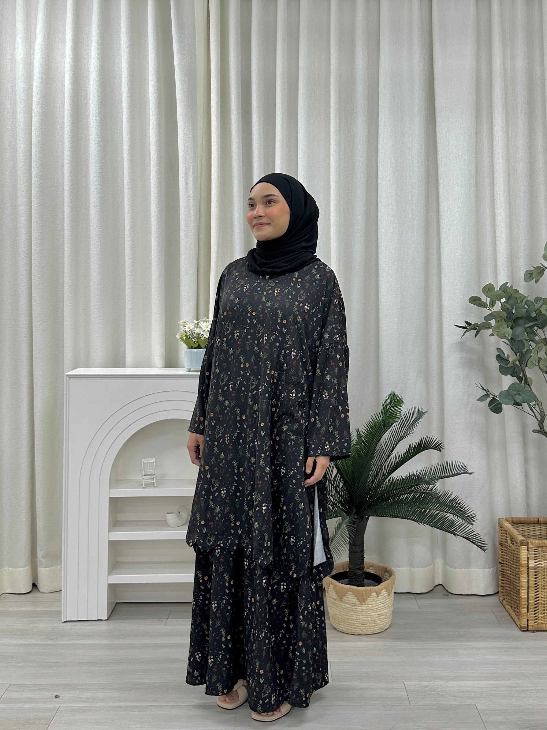 V-Neck Printed Tunic Skirt Set