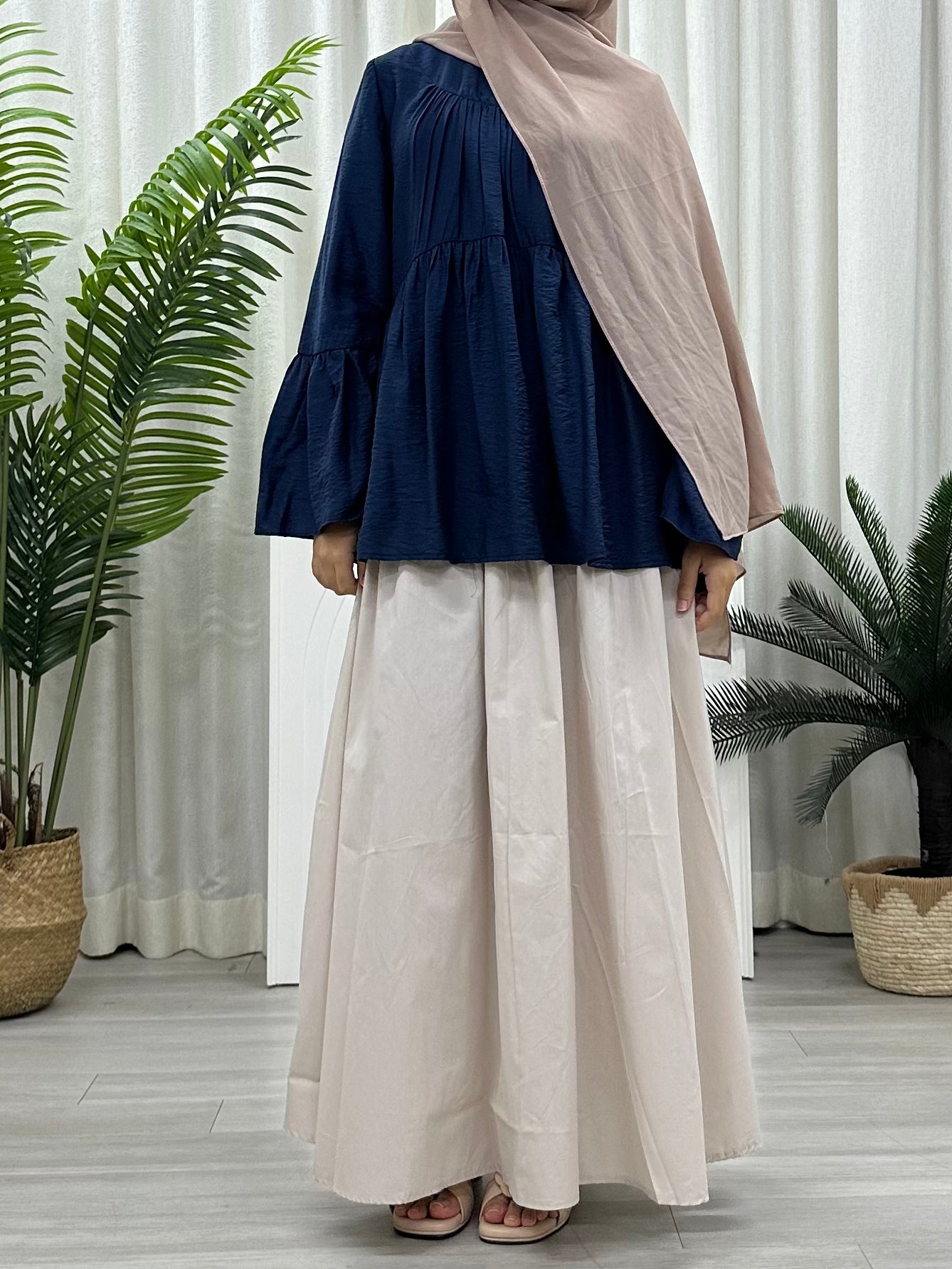 Swan Bell Wing Top HV Label