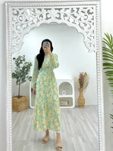 Load image into Gallery viewer, Floral Ruched Pleated Dress
