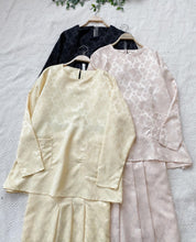 Load image into Gallery viewer, Tiara Leaf Skirt Set
