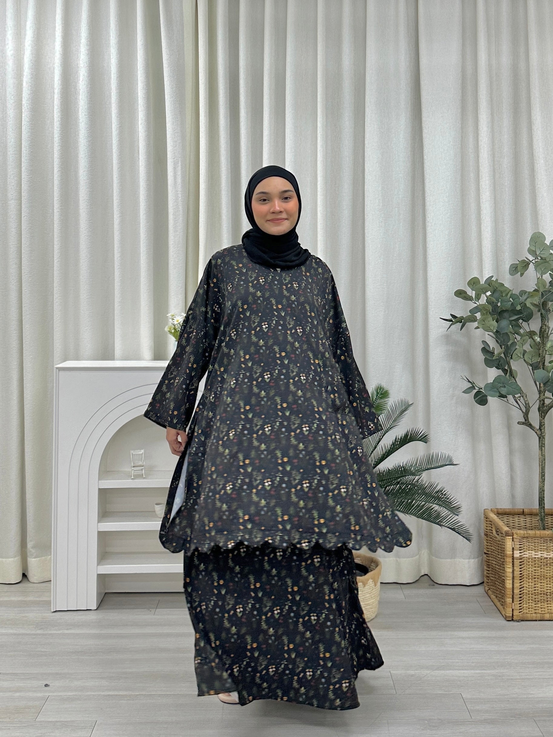 V-Neck Printed Tunic Skirt Set