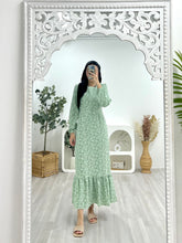 Load image into Gallery viewer, Floral Ruched Mermaid Dress
