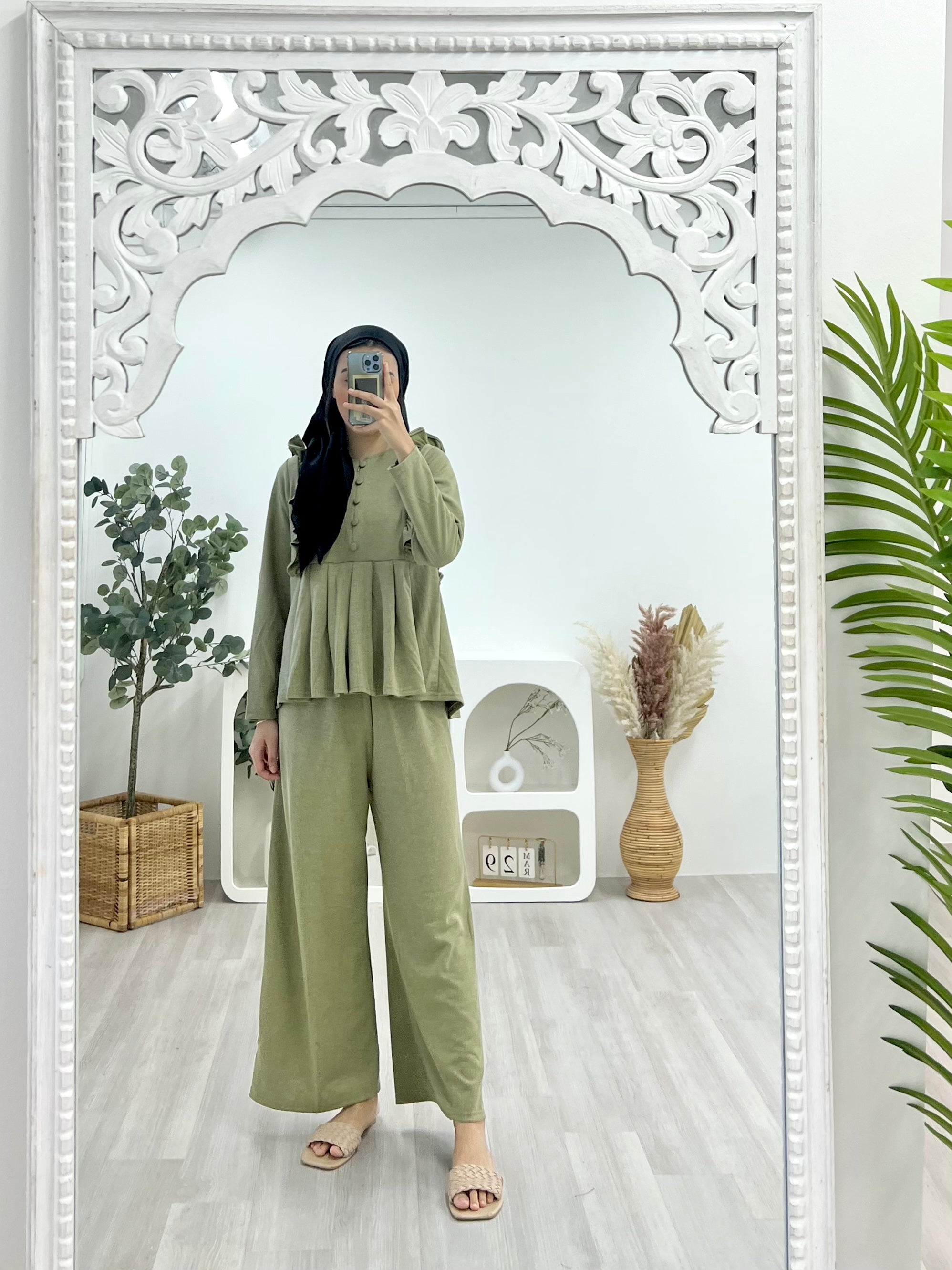 Ribbed Ruffle Lara Pants Set