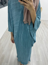 Load image into Gallery viewer, Pleated Iridescent Kaftan