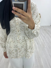 Load image into Gallery viewer, Multicolour Floral Top Baby Breath
