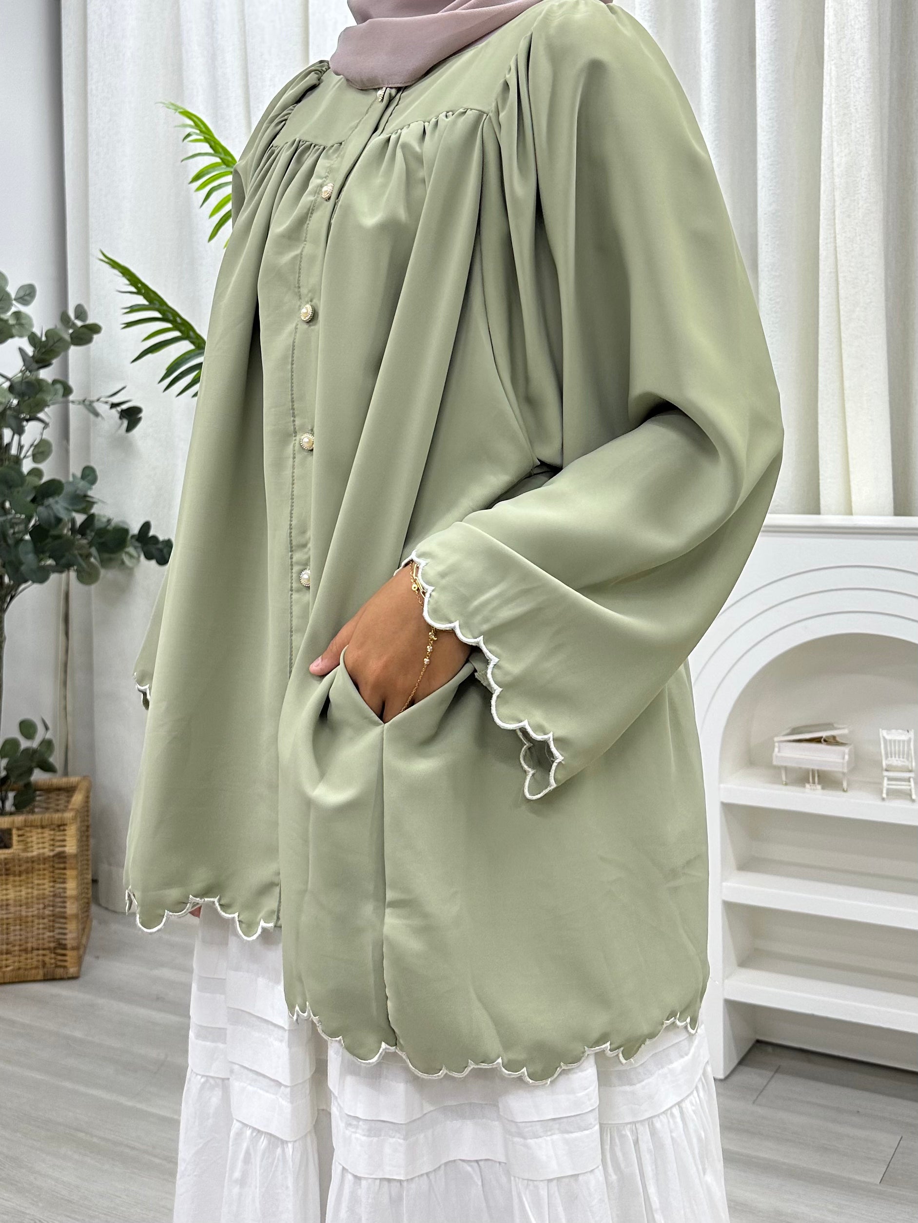 Nova Button Simple Sulam Top