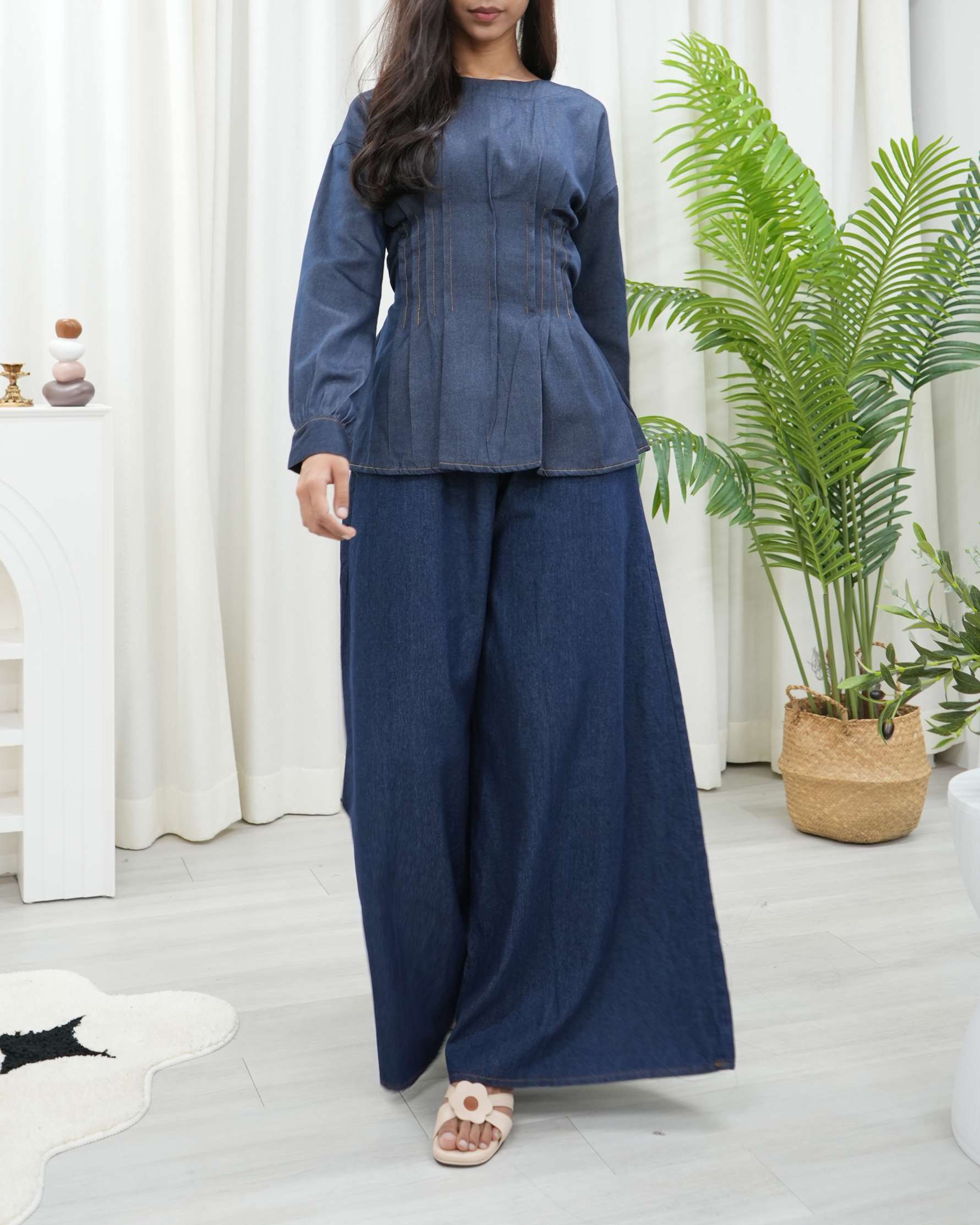 Wide Cut Denim Jeans Pockets