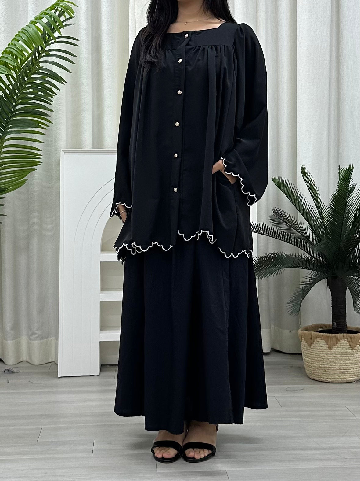 Nova Button Simple Sulam Top