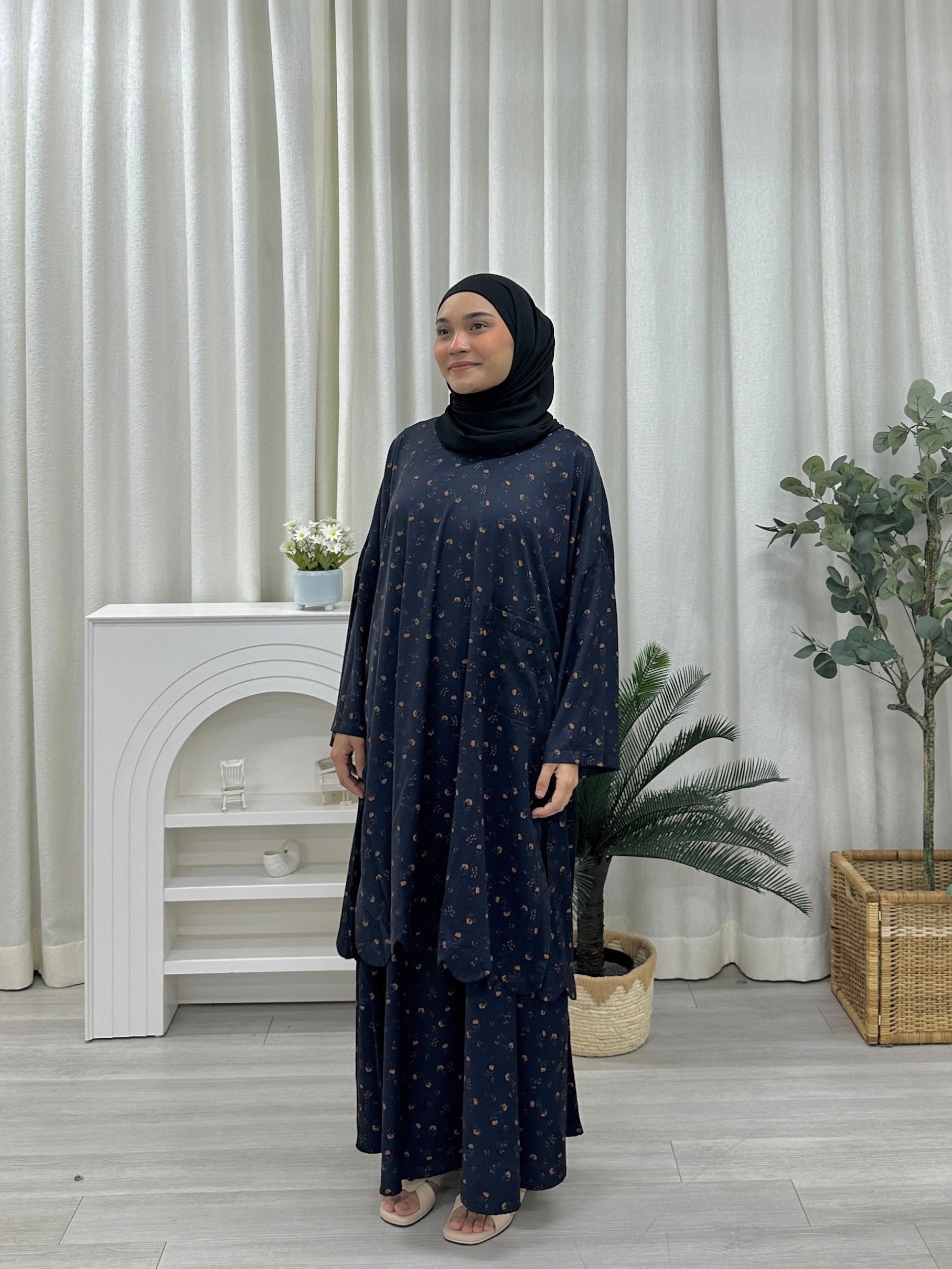 V-Neck Printed Tunic Skirt Set