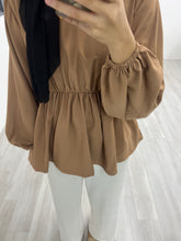Load image into Gallery viewer, Polyester Ruched Ruffle Top
