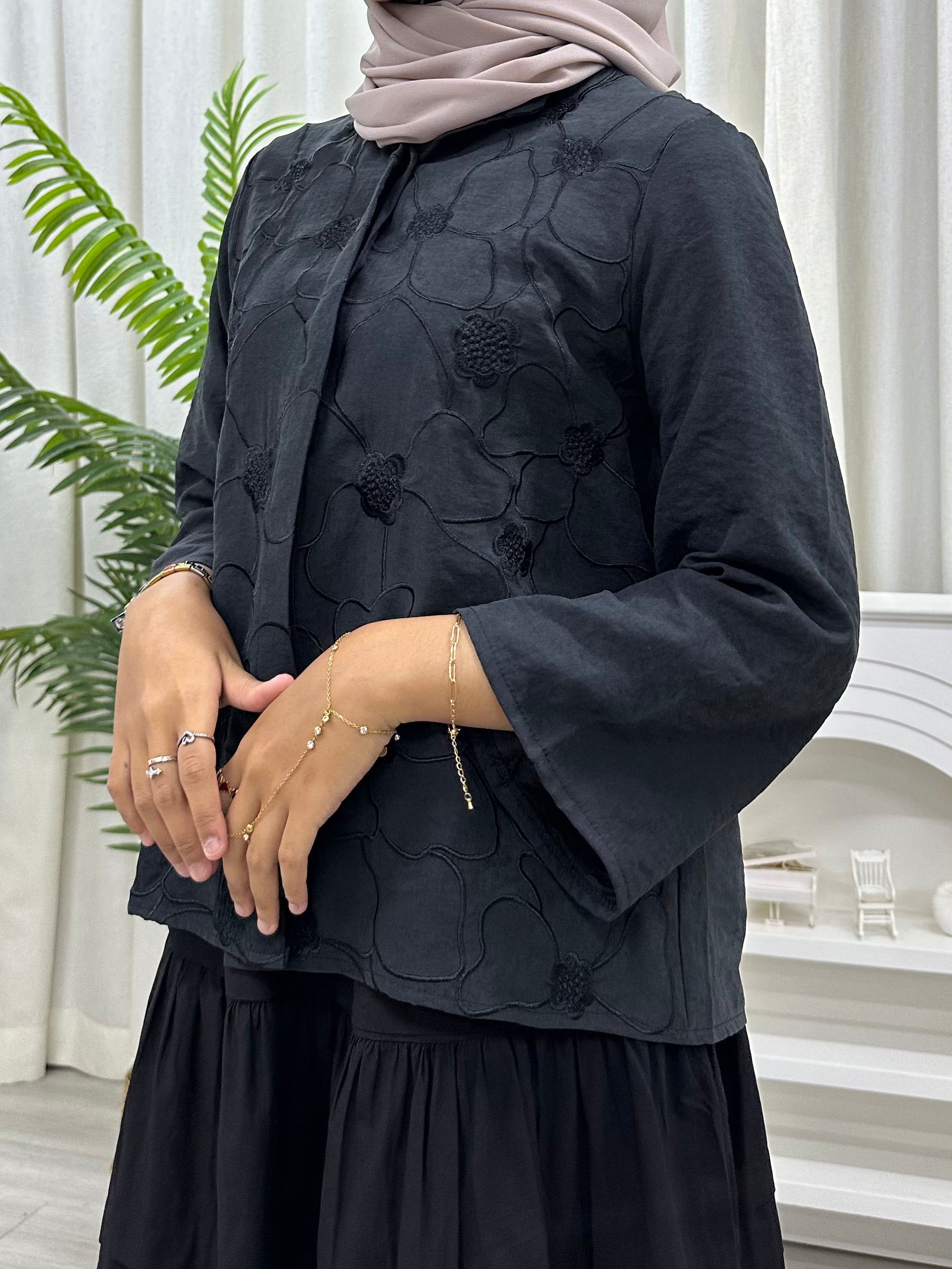 Floral Line Colour Top - Button