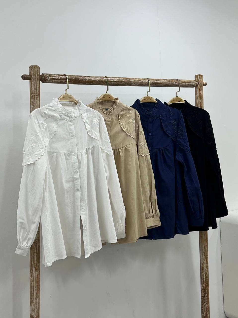 Frill Collar Embroidered Blouse