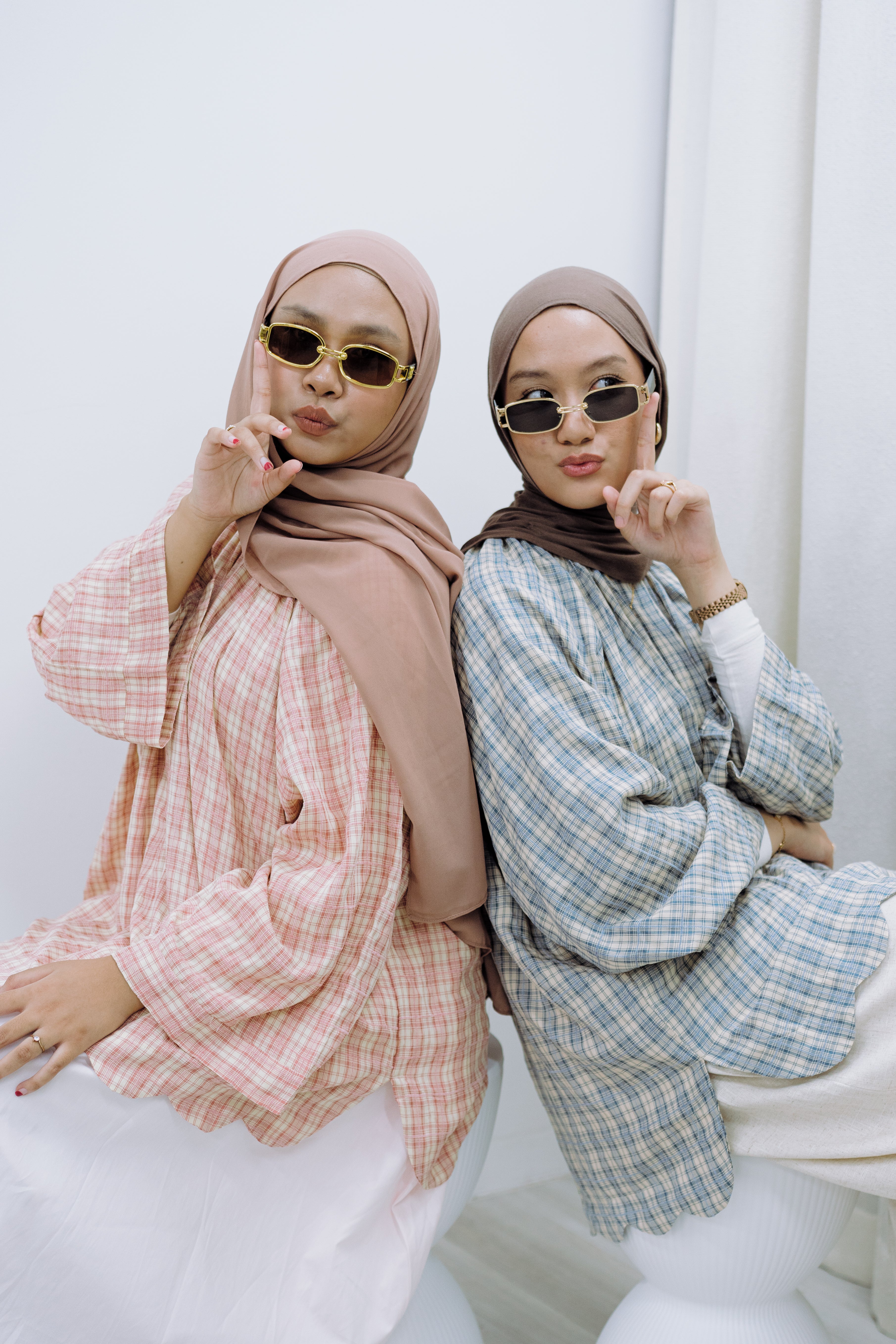 Sculpted Scallop Check & Plaid