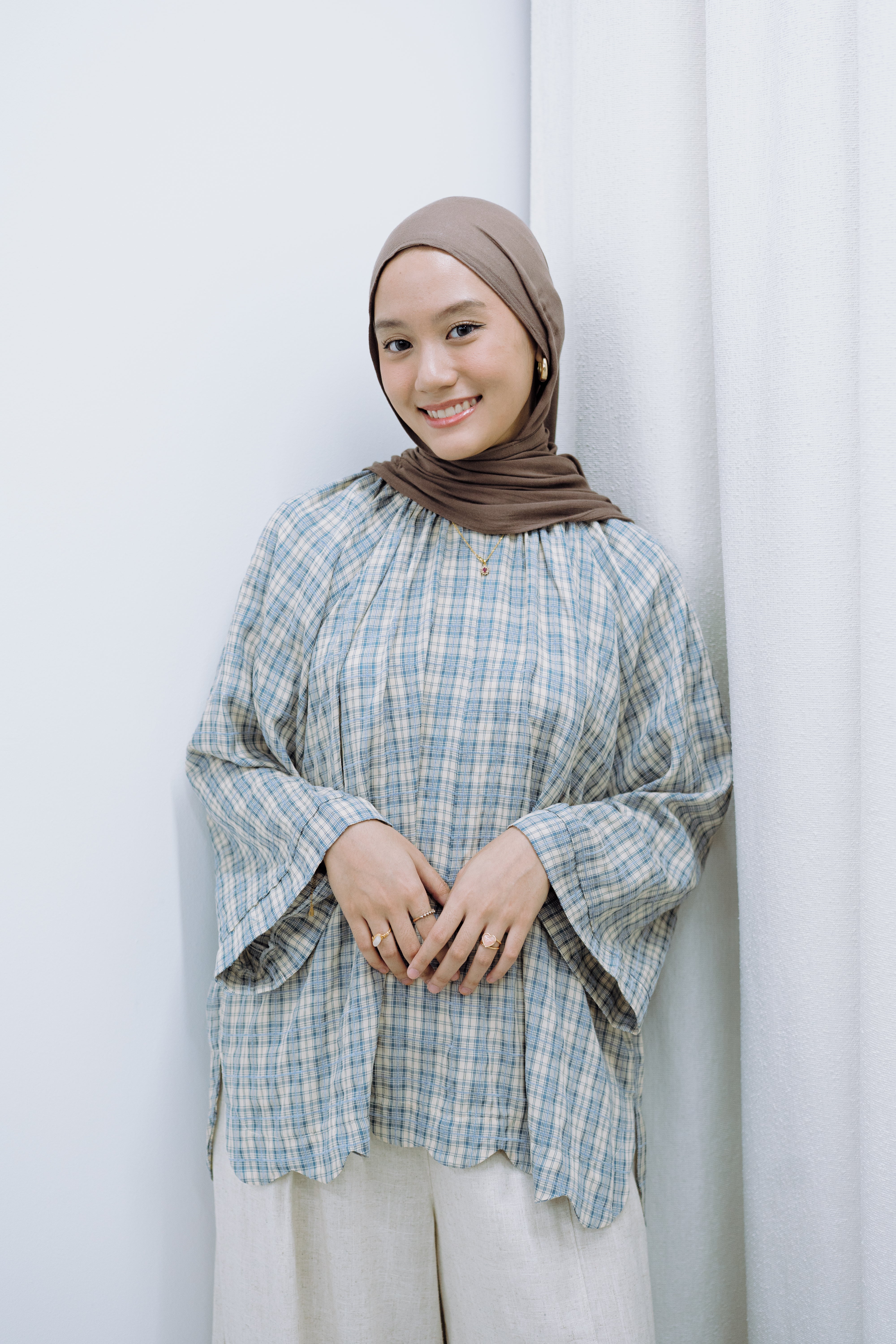 Sculpted Scallop Check & Plaid