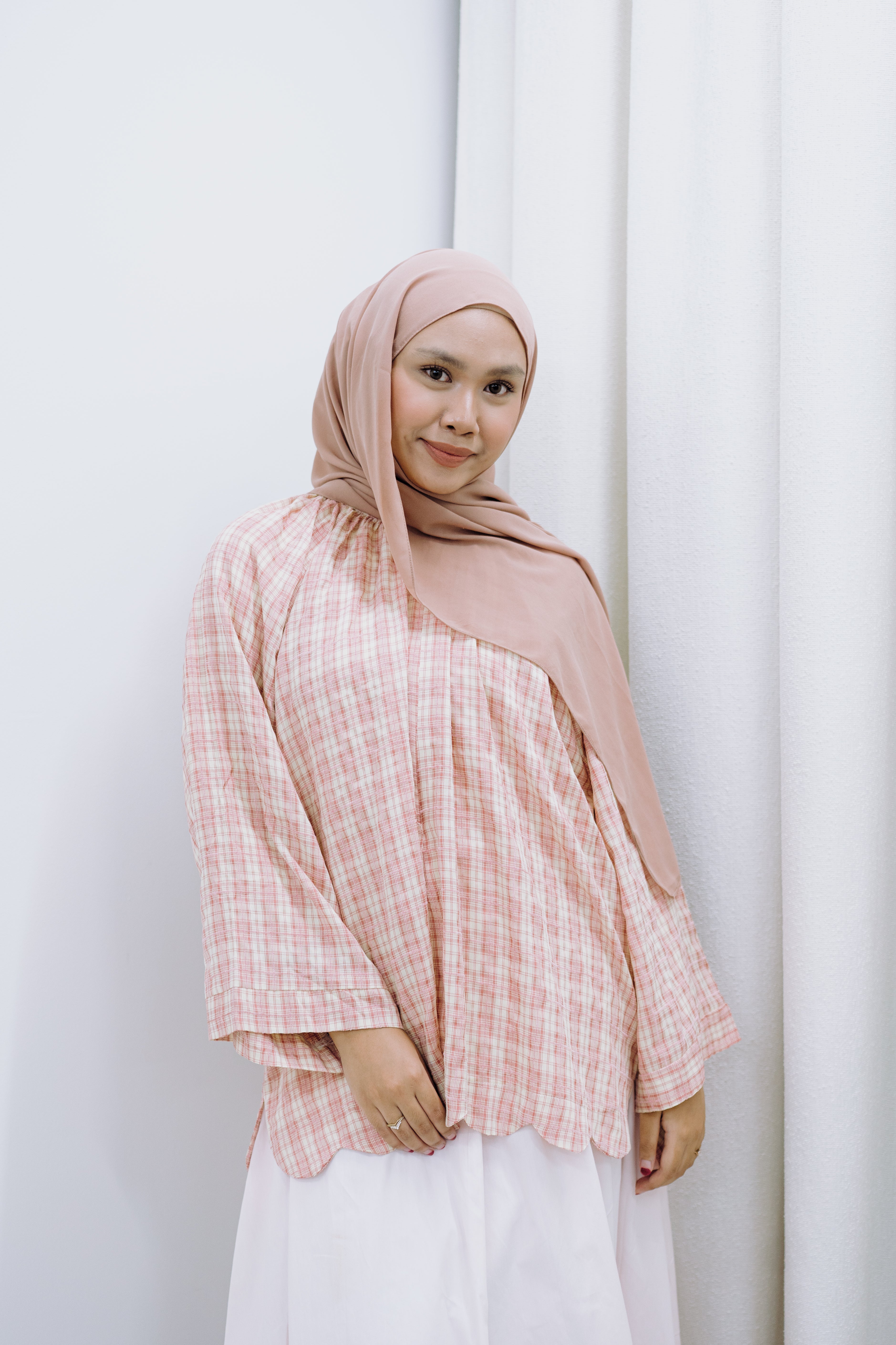 Sculpted Scallop Check & Plaid