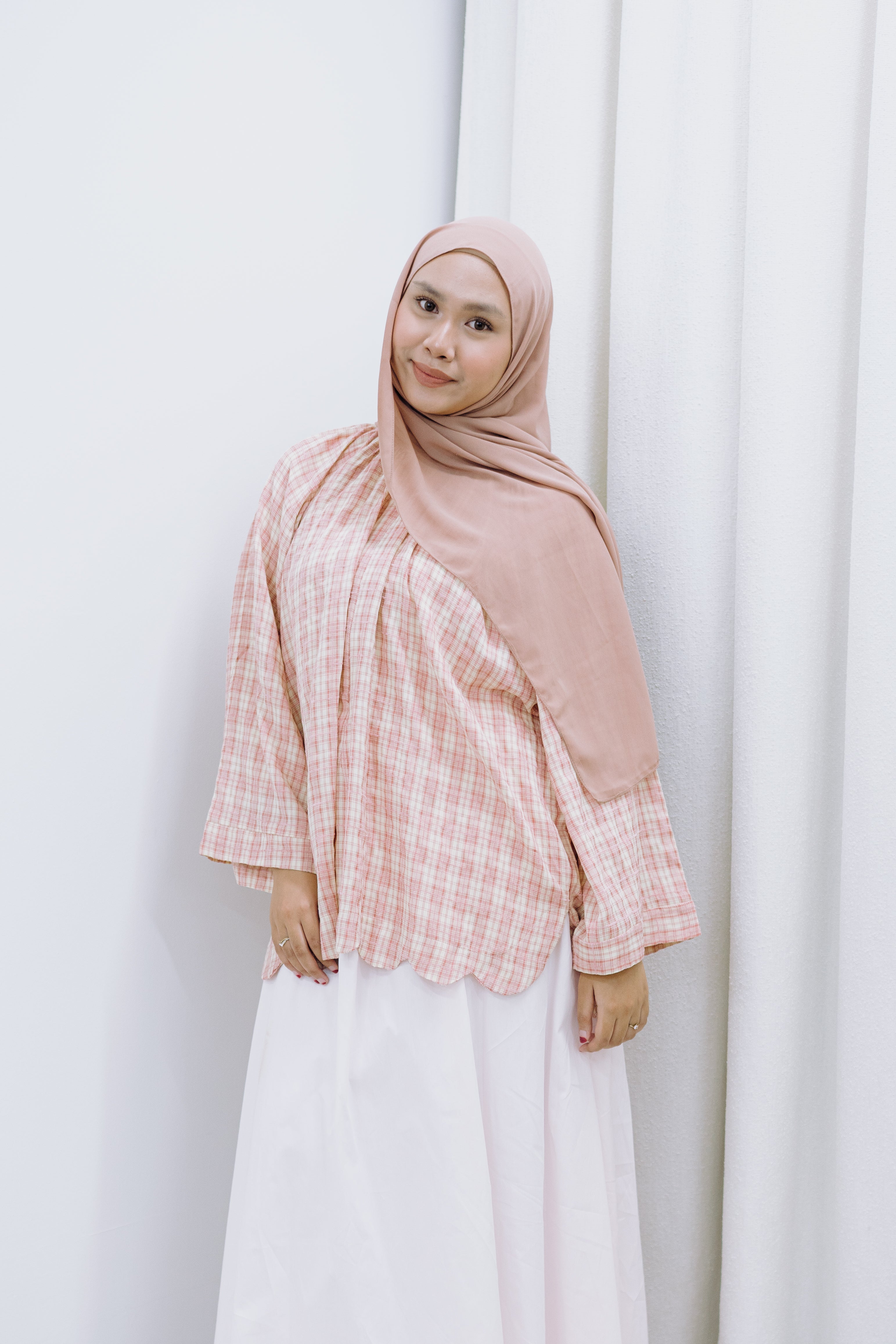 Sculpted Scallop Check & Plaid