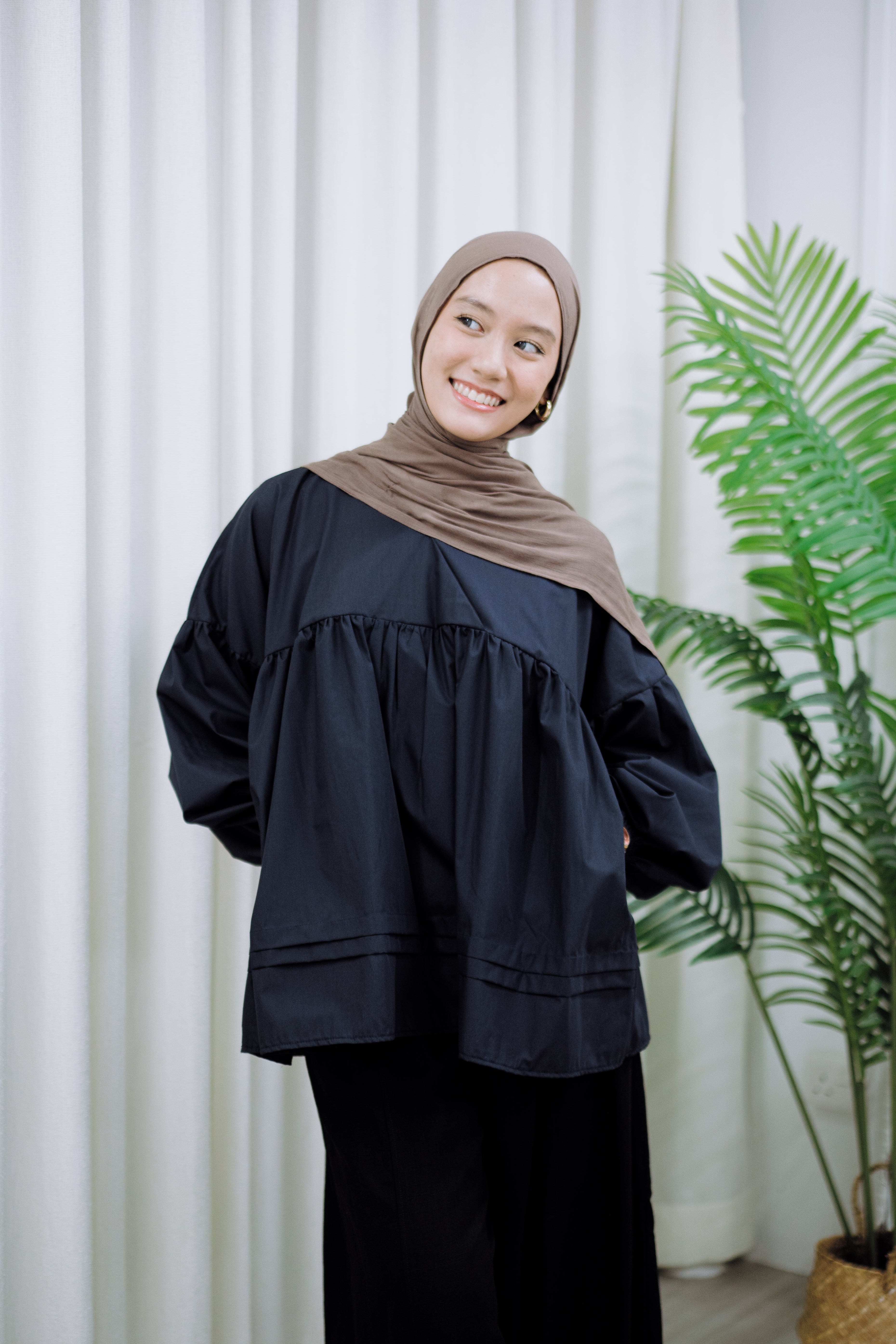 Plain Kimora Pleated Top HV Label