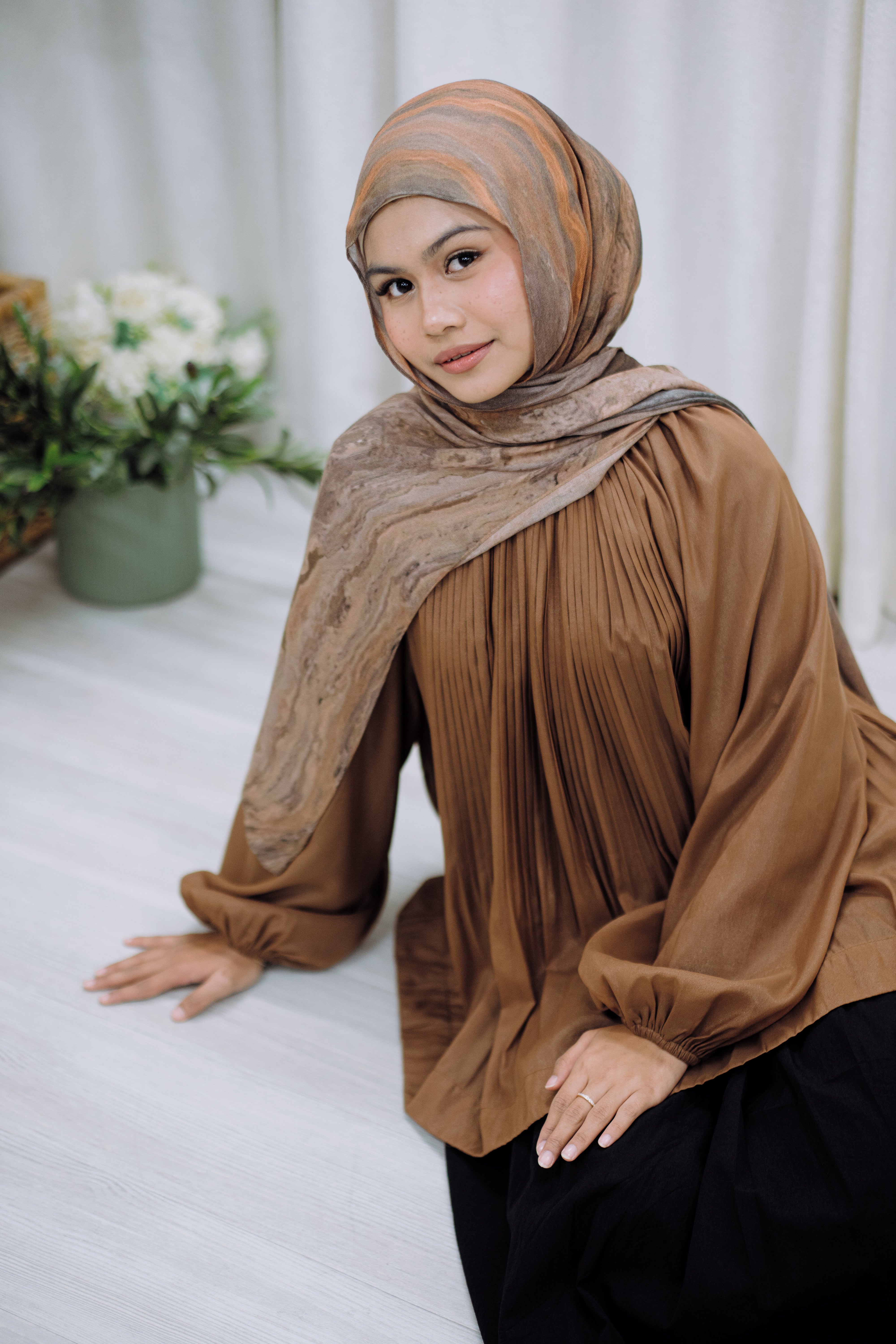 Yaleen Pleated Top HV LABEL