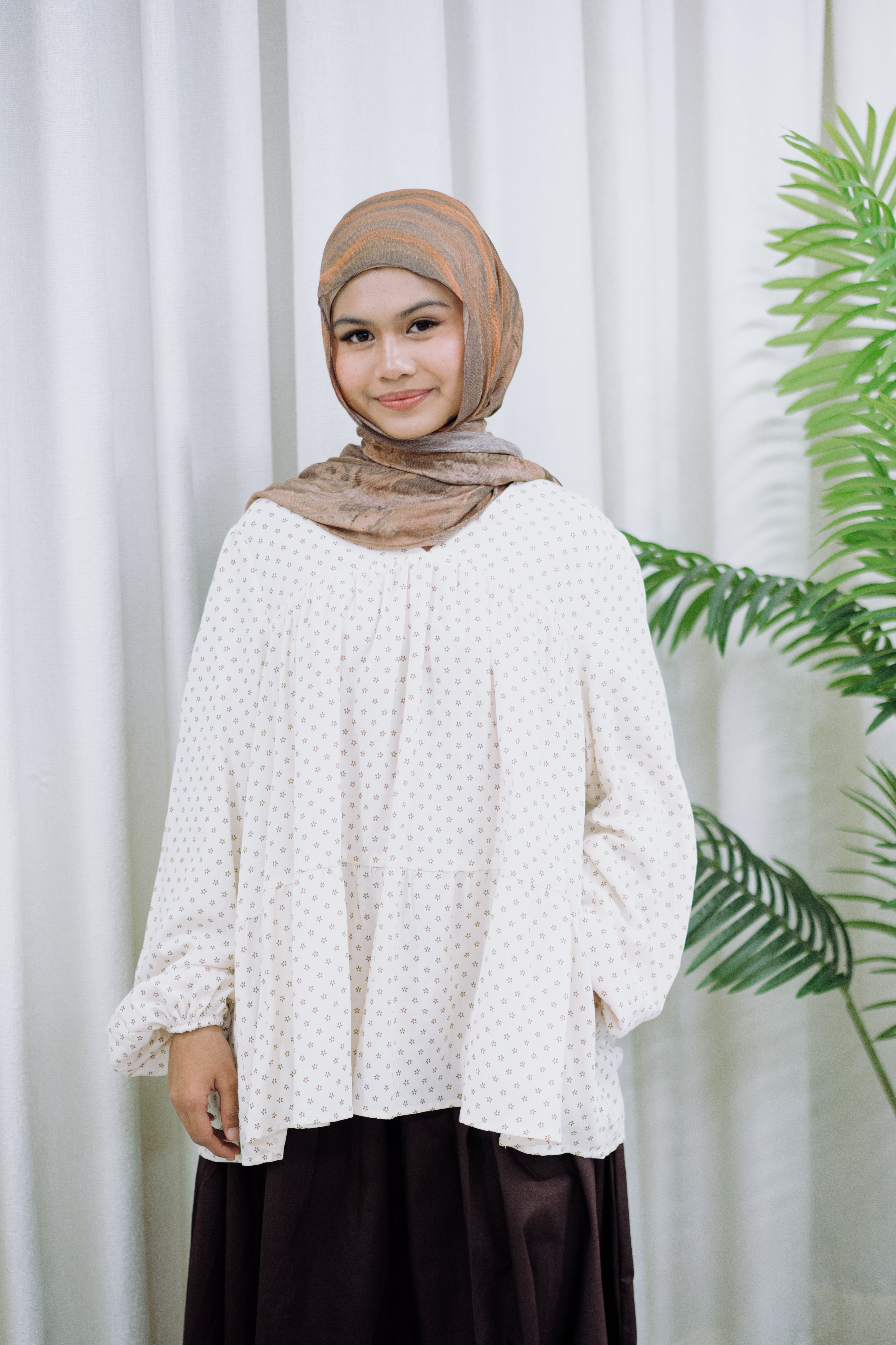 Tiers Of Grace - Daisy HV Label