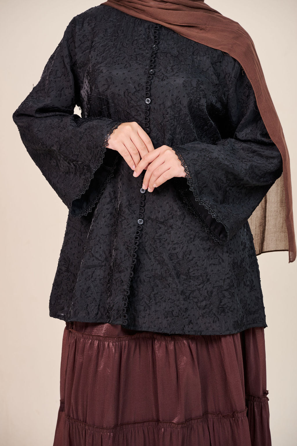 Wanderlace Blouse – Pearl Whisper