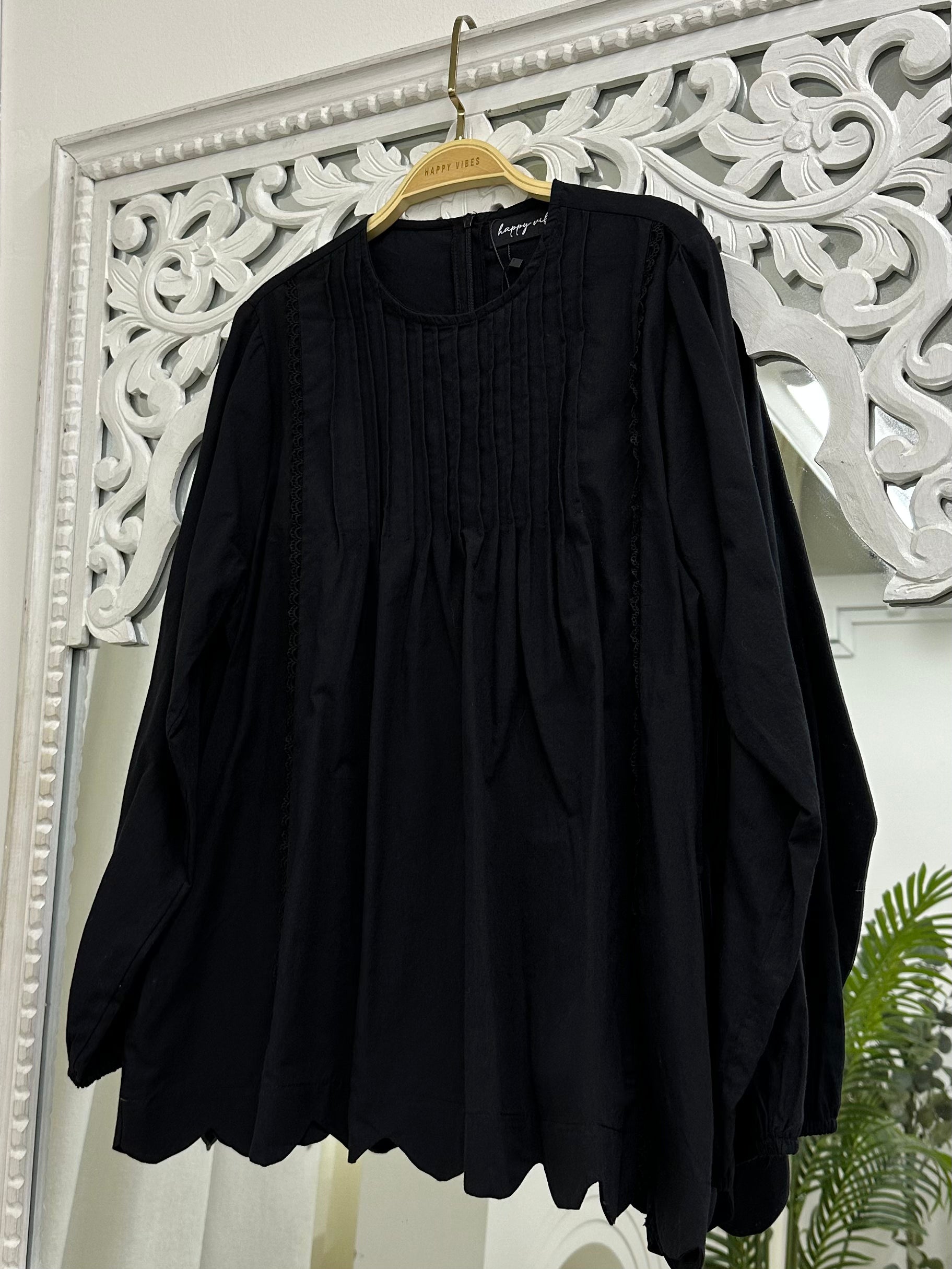 Maison Lace Pleat Blouse