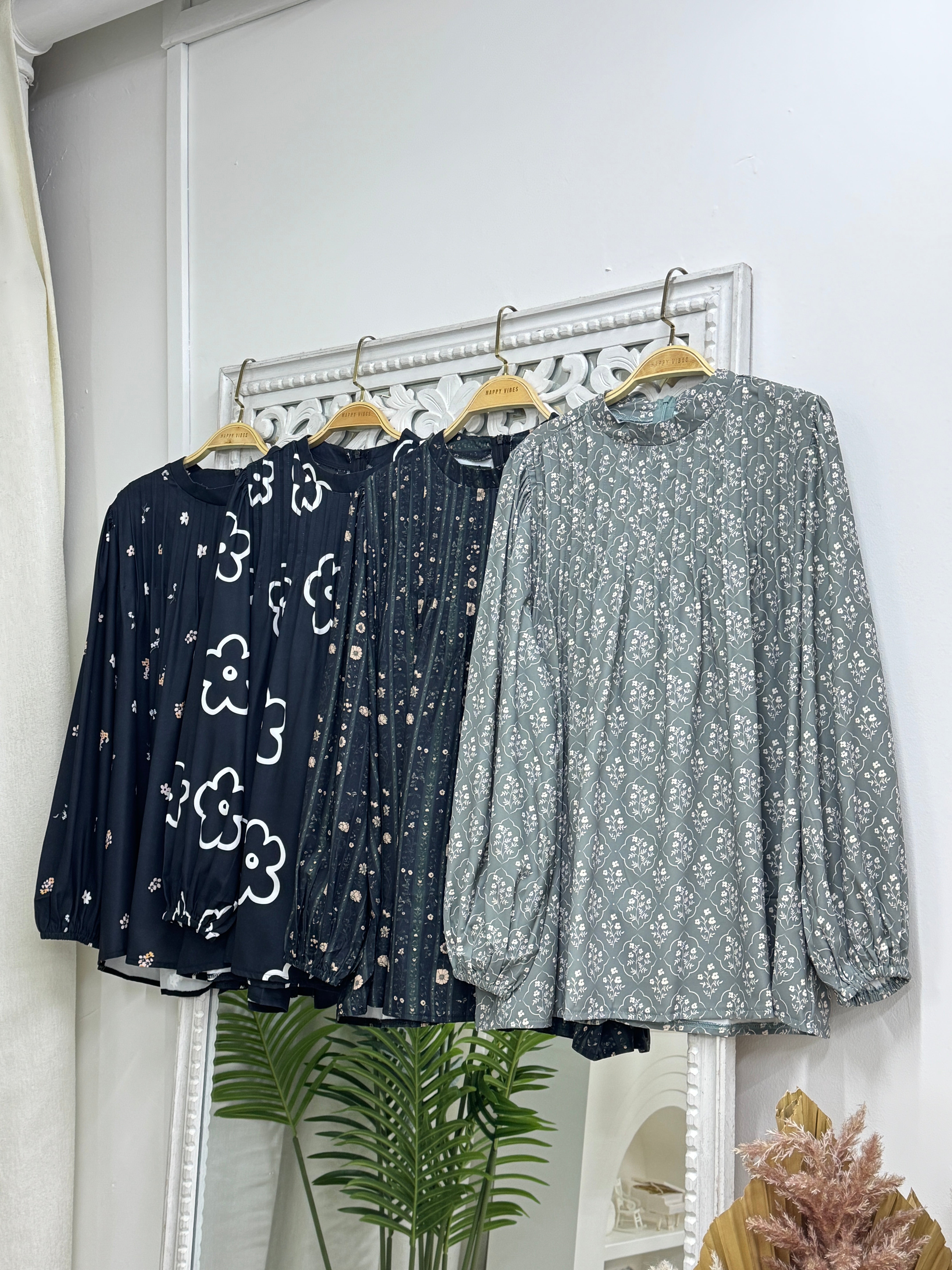 Rina Pleat Top - Printed Soft Fabric