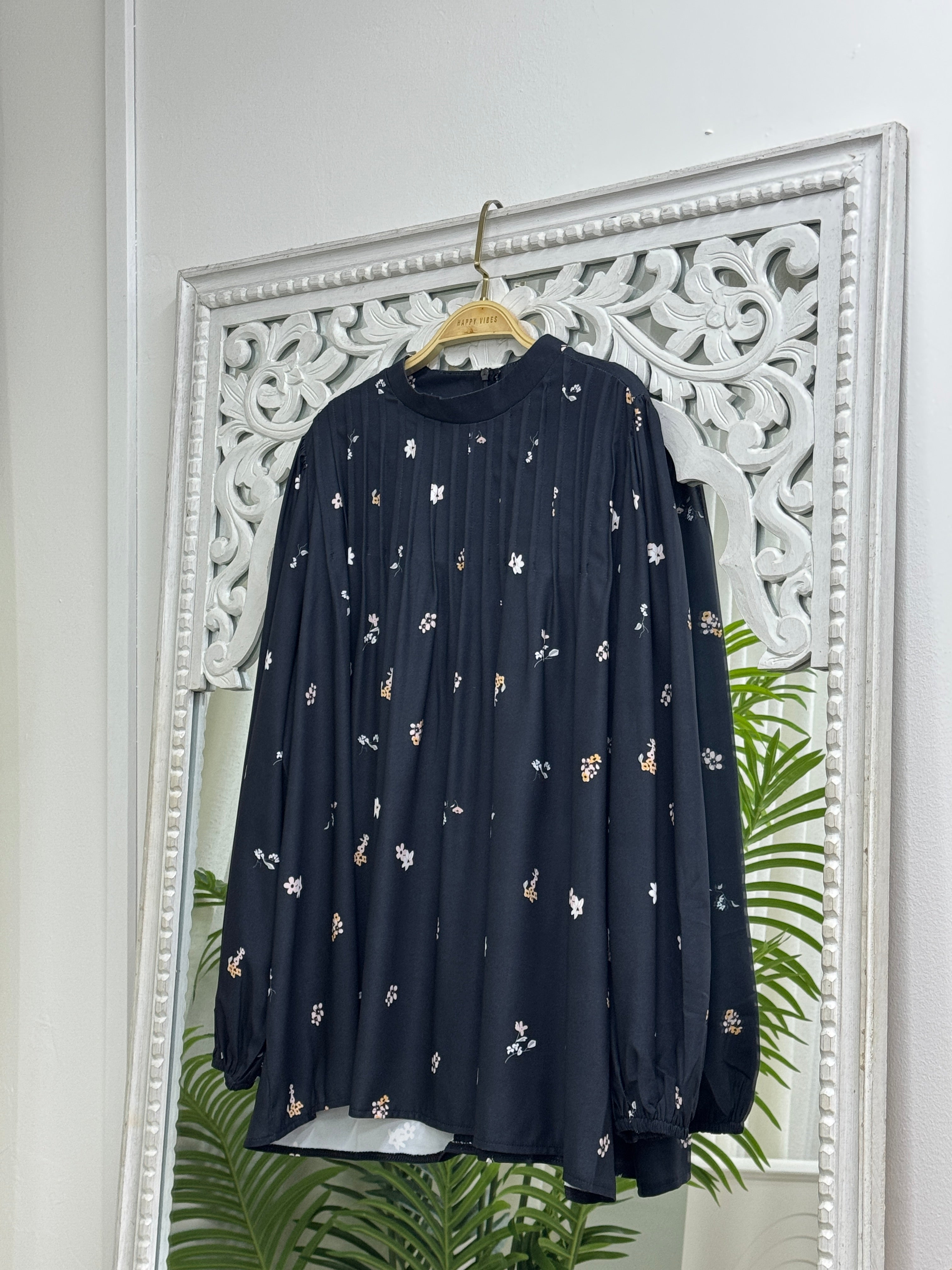 Rina Pleat Top - Printed Soft Fabric