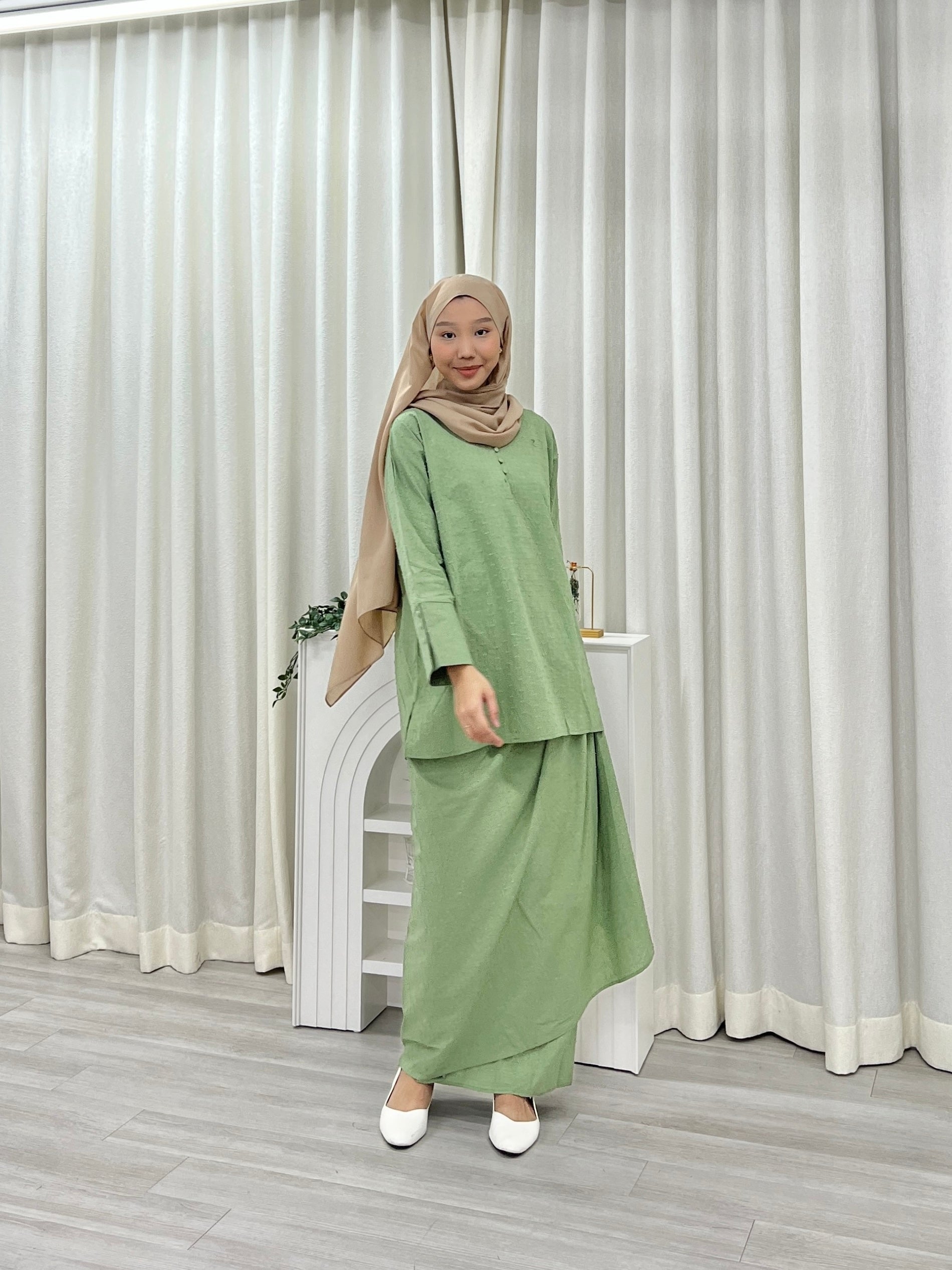 Simple Pom Pom Long Set Skirt Raya