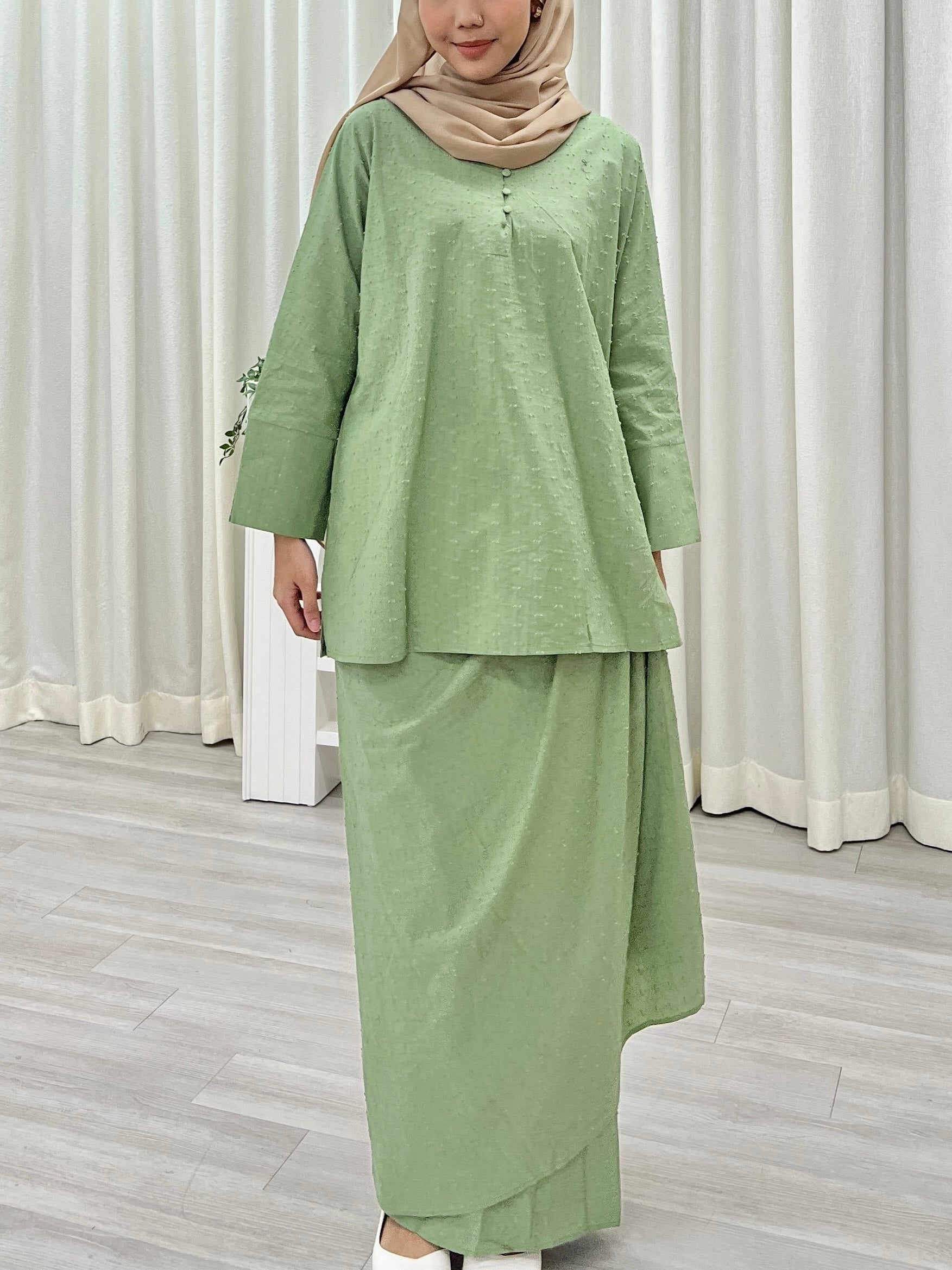 Simple Pom Pom Long Set Skirt Raya