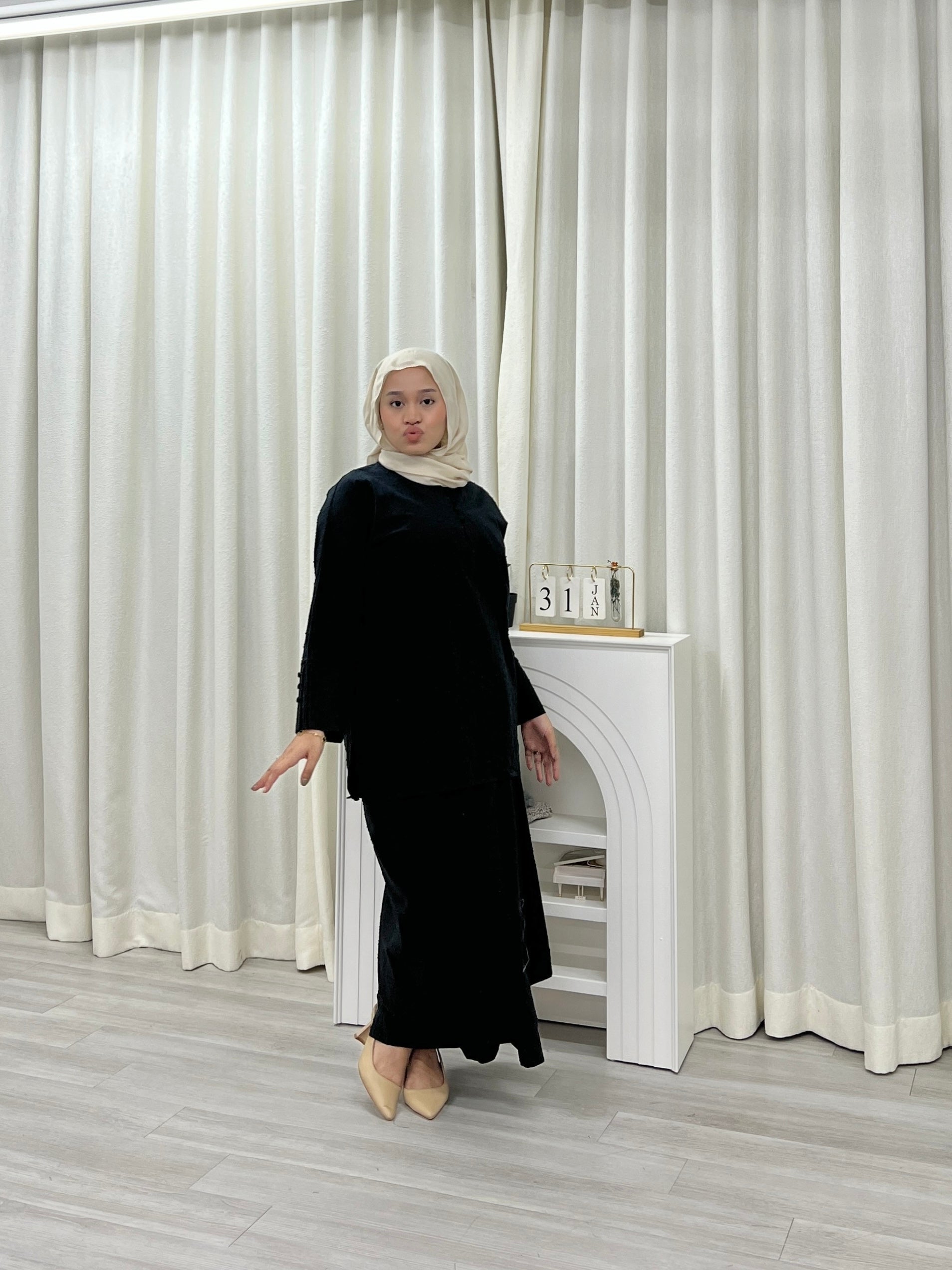 Simple Pom Pom Long Set Skirt Raya