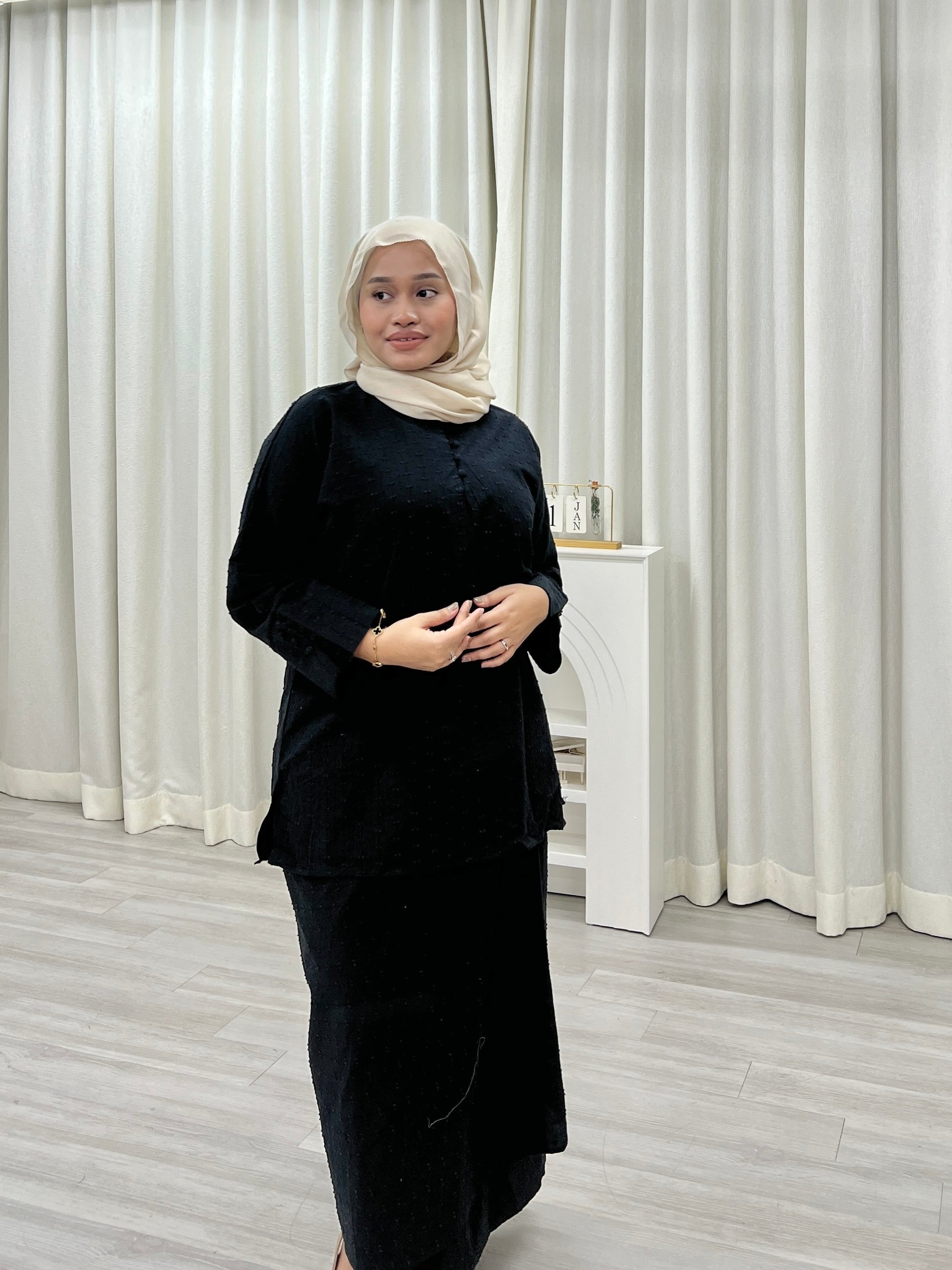 Simple Pom Pom Long Set Skirt Raya