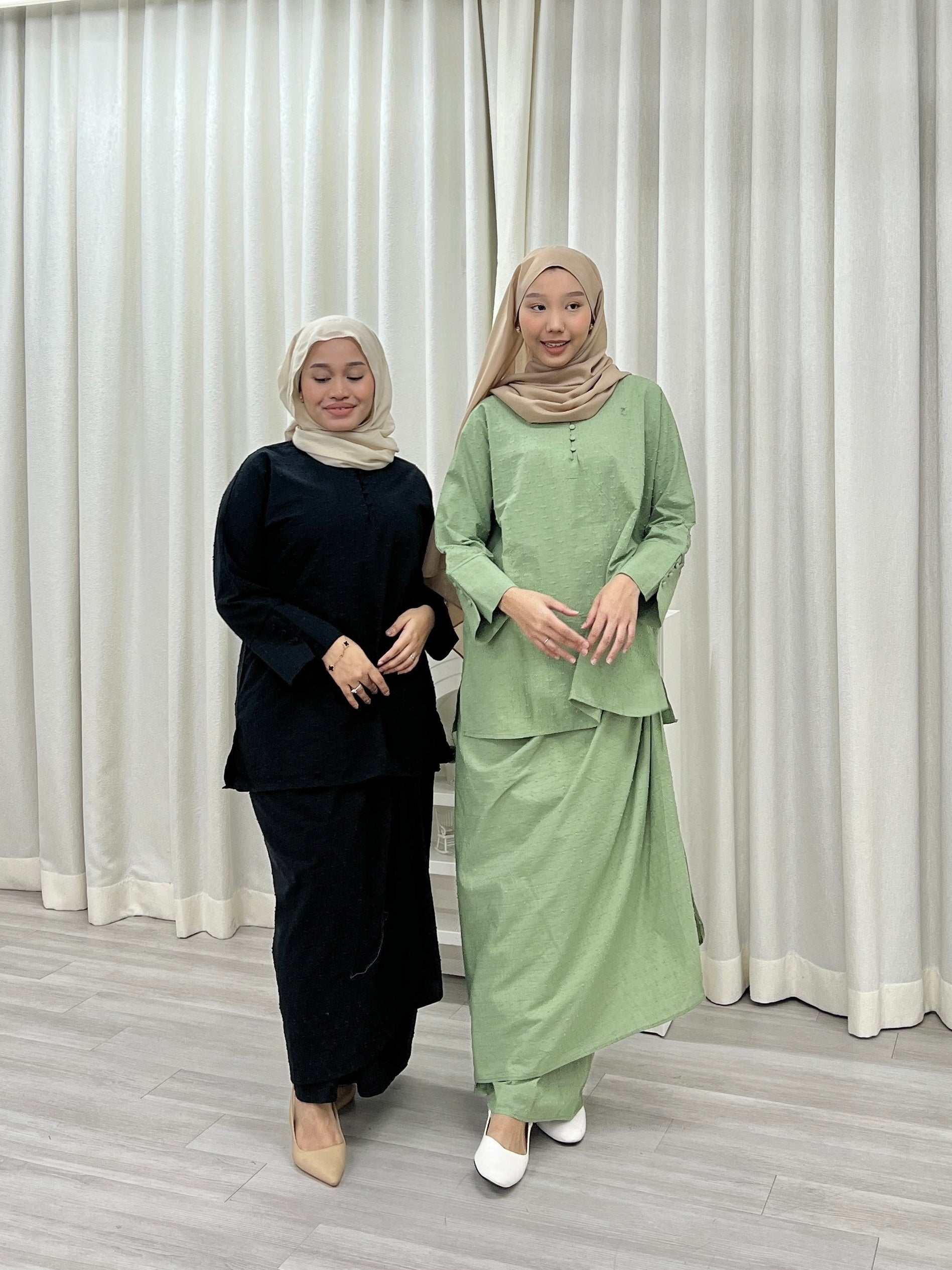 Simple Pom Pom Long Set Skirt Raya