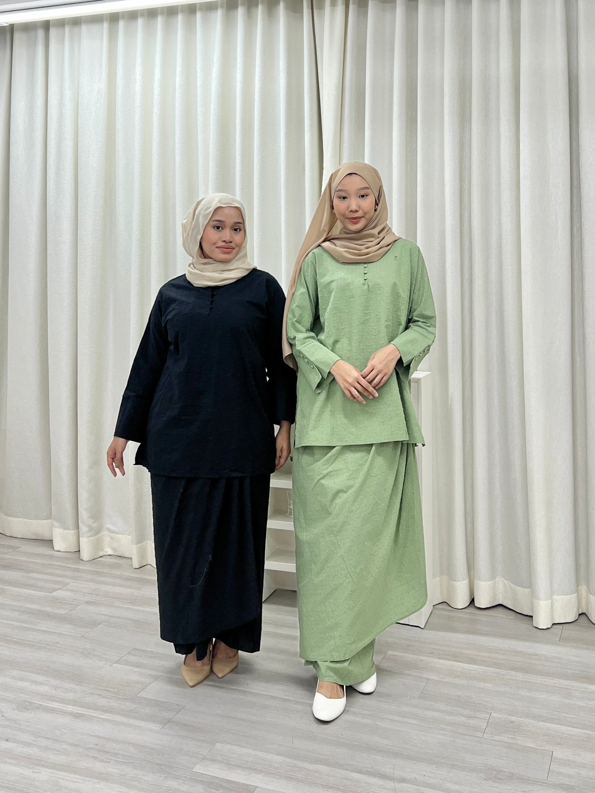 Simple Pom Pom Long Set Skirt Raya