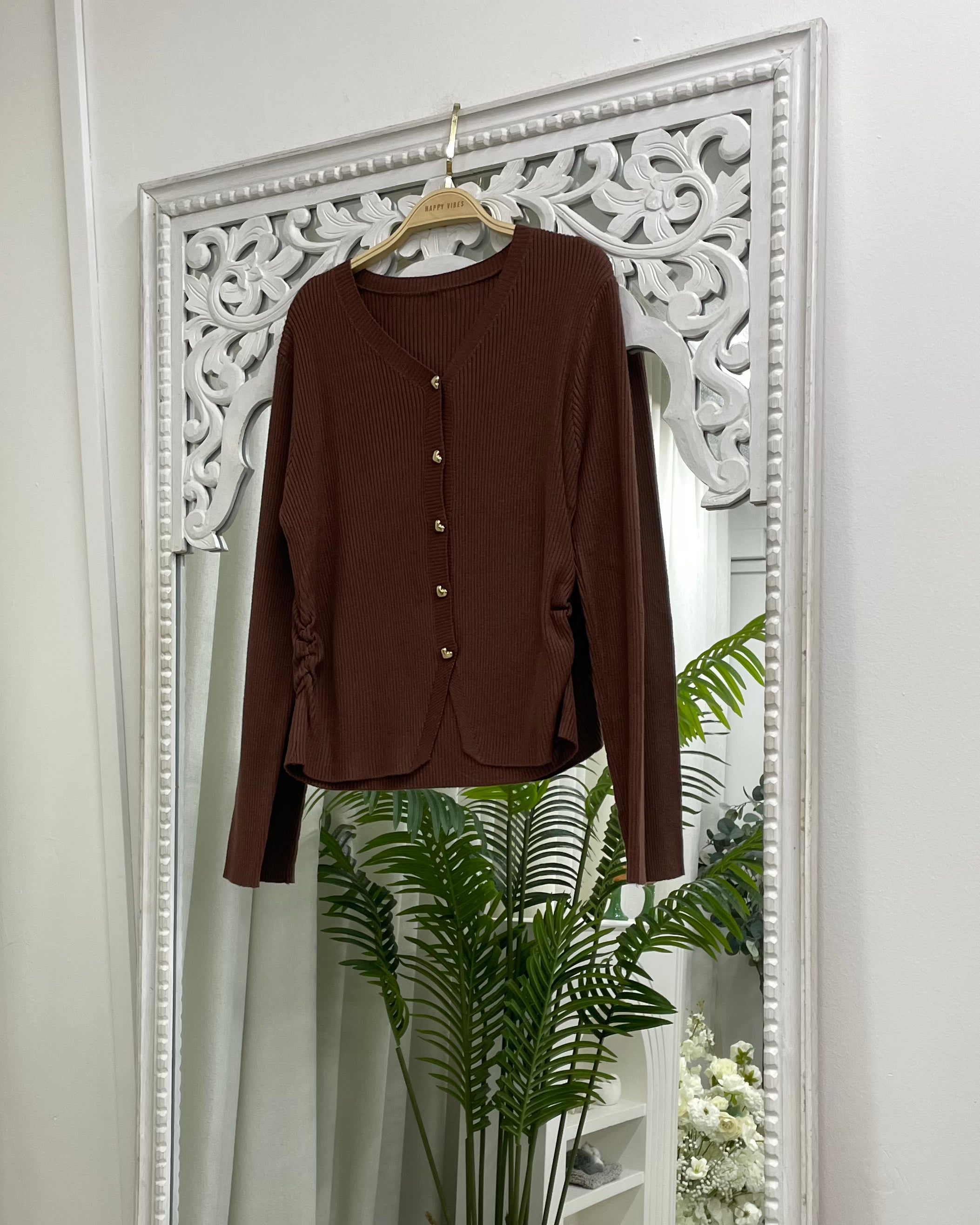 Ribbed V-Neck Fitted Cardigan