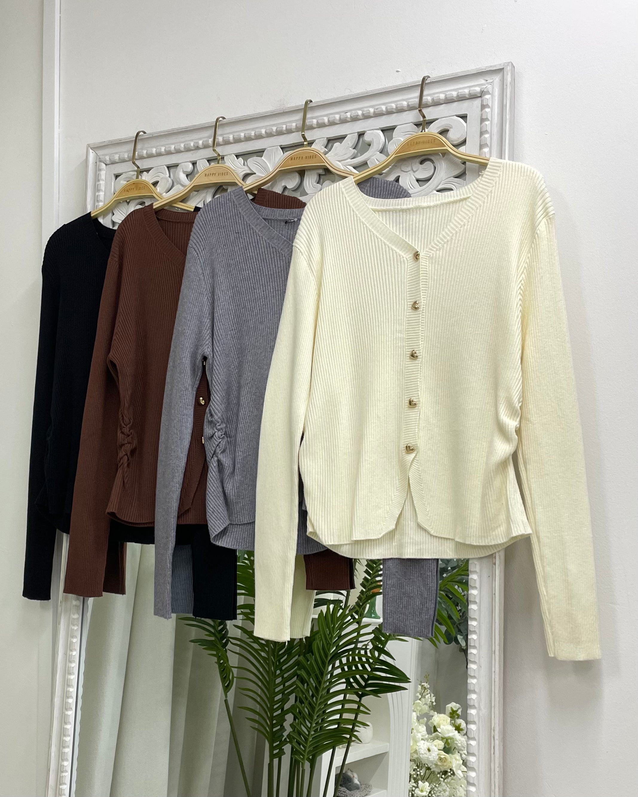 Ribbed V-Neck Fitted Cardigan